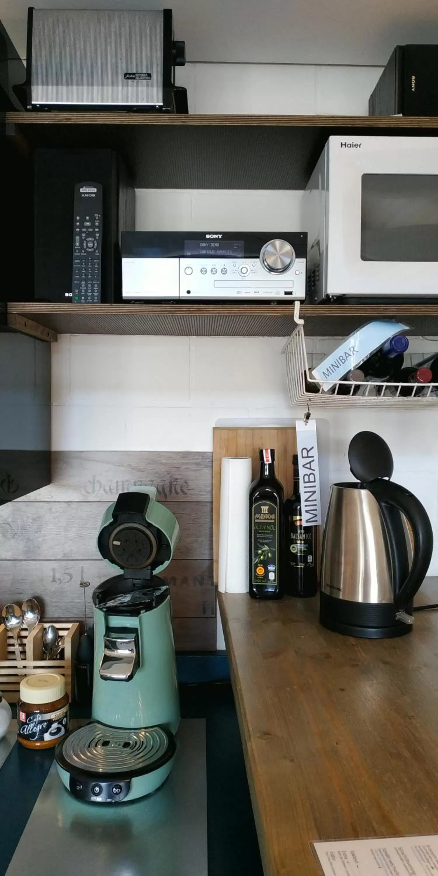 Kitchen/Kitchenette in Blue Wall BnB