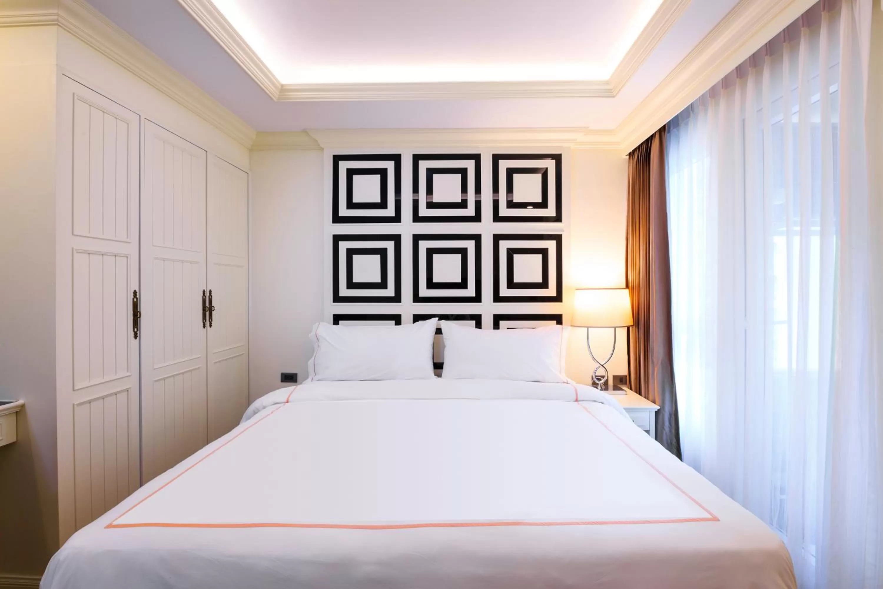 Bedroom, Bed in The LA49 Hotel