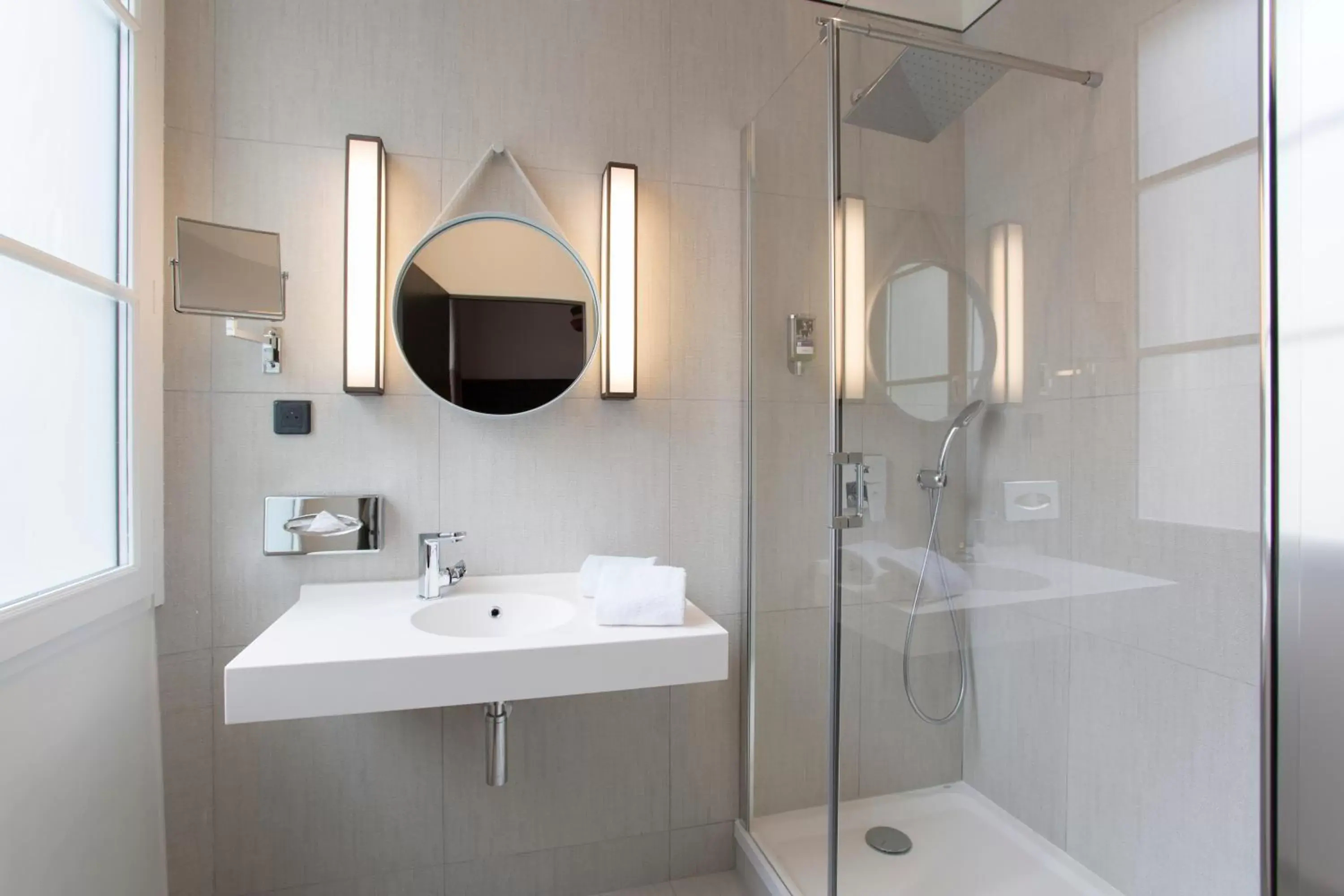 Superior Double Room in Hôtel Mercure Bayonne Centre Le Grand Hotel Superior Double Room in Hôtel Mercure Bayonne Centre Le Grand Hotel