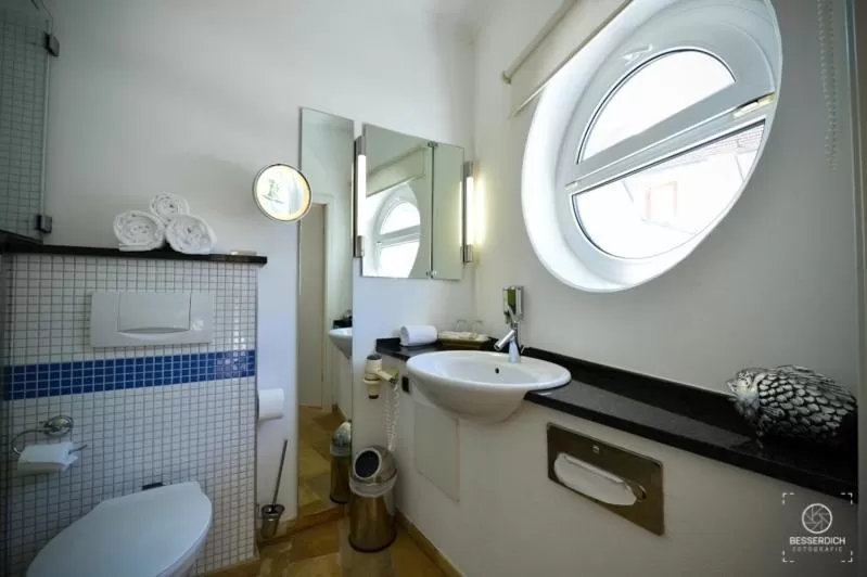 Day, Bathroom in Domaine Leidinger