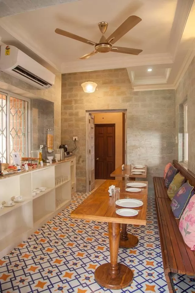 Restaurant/places to eat in The Ivy House