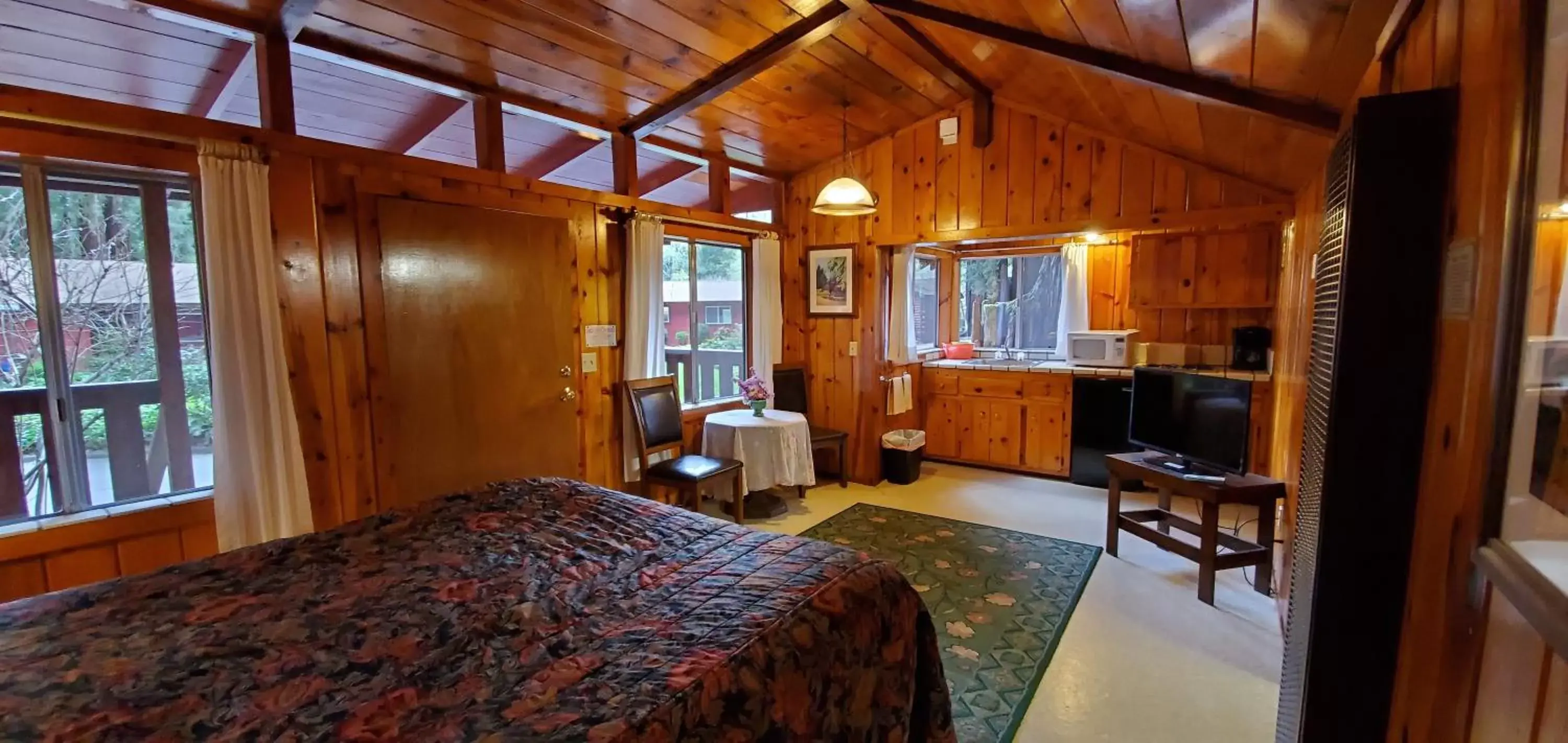 Studio Cabin (Cabin 1) in Fern River Resort Studio Cabin (Cabin 1) in Fern River Resort