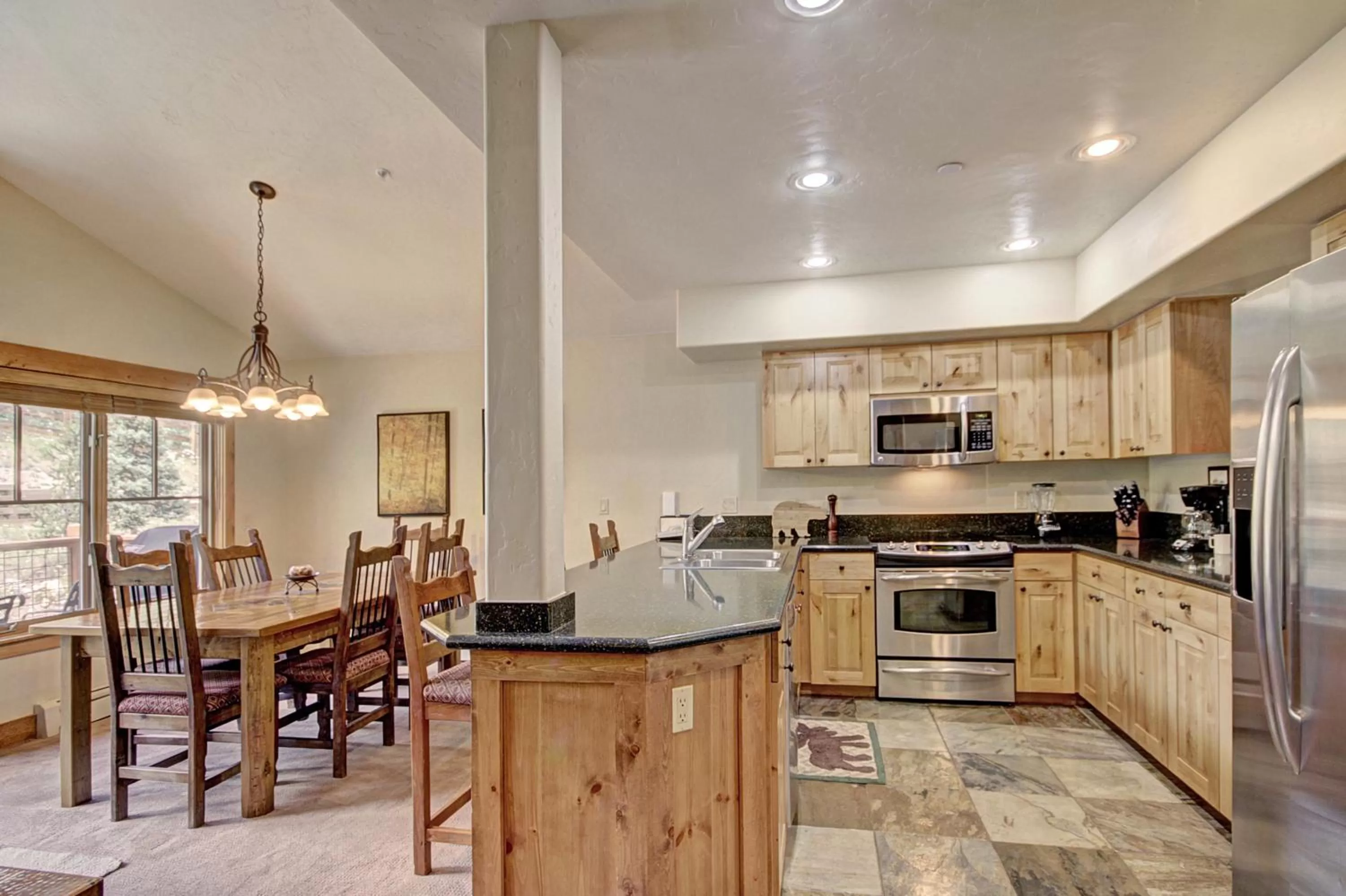 Deluxe Two-Bedroom Townhome in Mountain Thunder Lodge