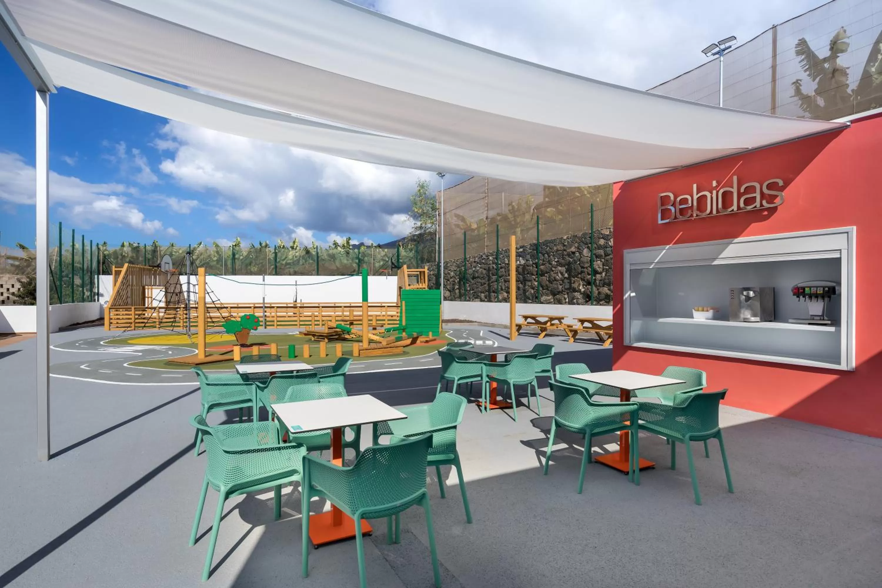 Entertainment in Allegro Isora