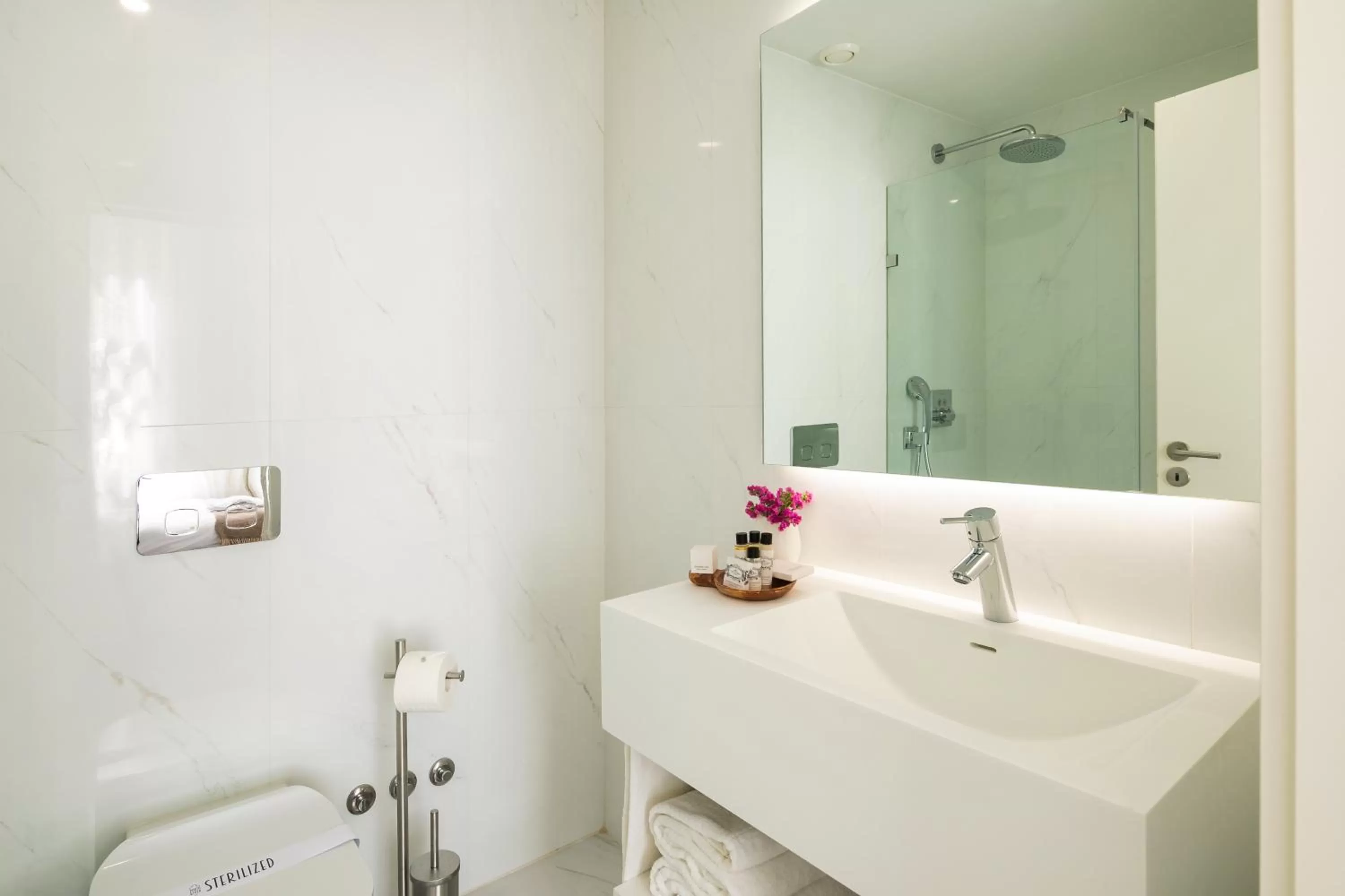 Bathroom in Porto River Infante