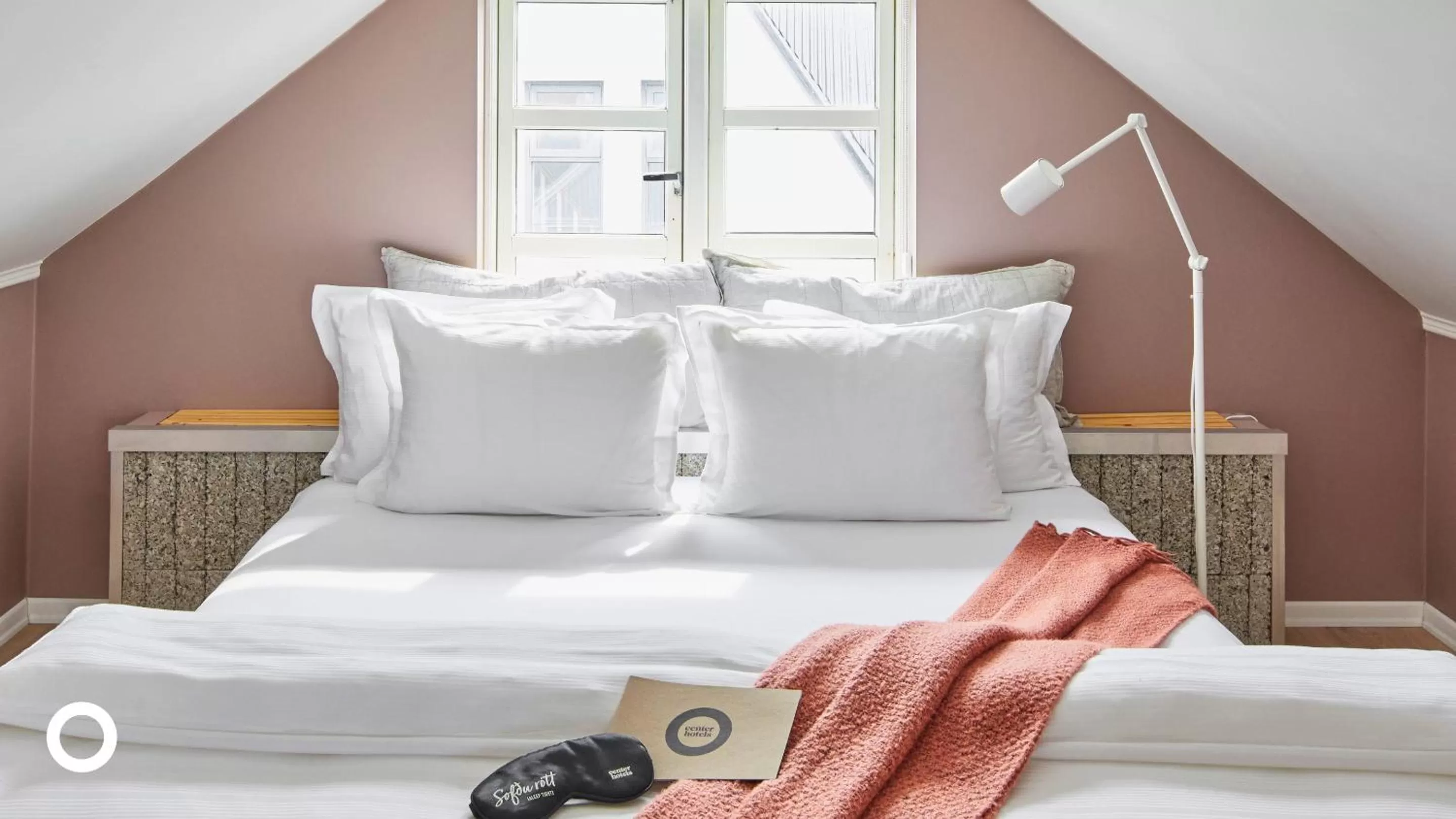 Bed in Thingholt Hotel Apartments from Center Hotels