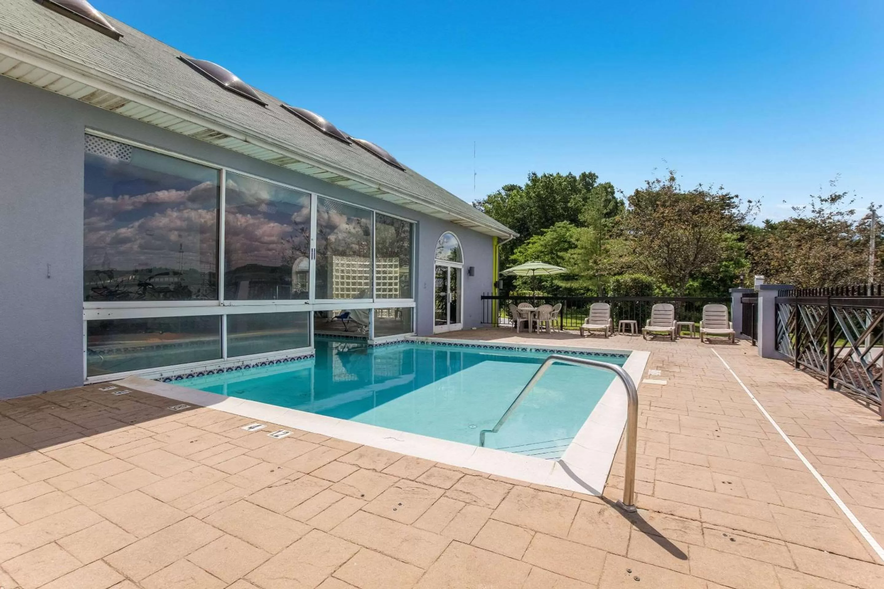 On site in Quality Inn London North