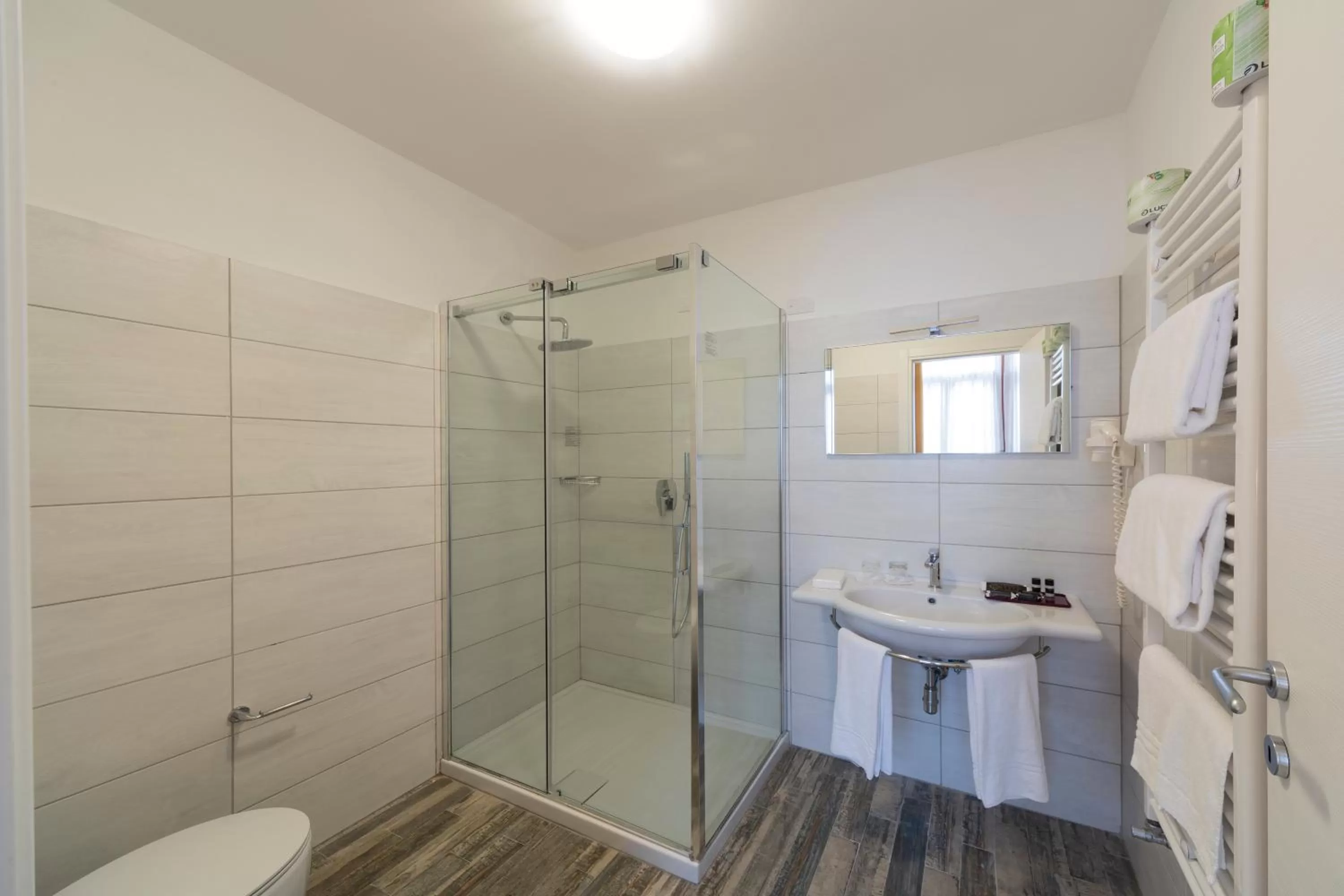 Bathroom in All’Angelo Art Hotel