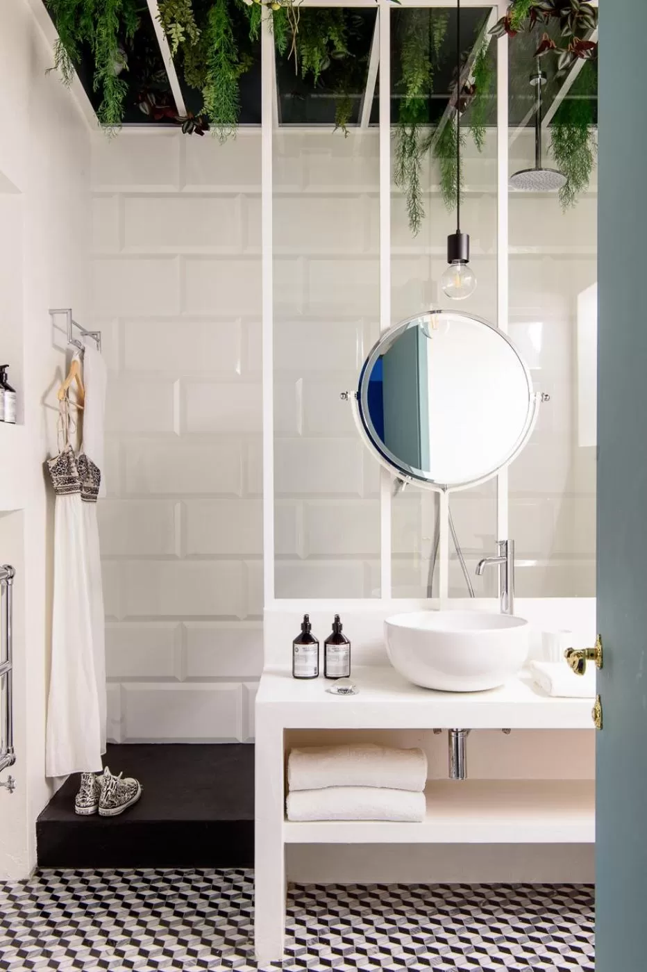 Velona's Jungle Luxury Suites