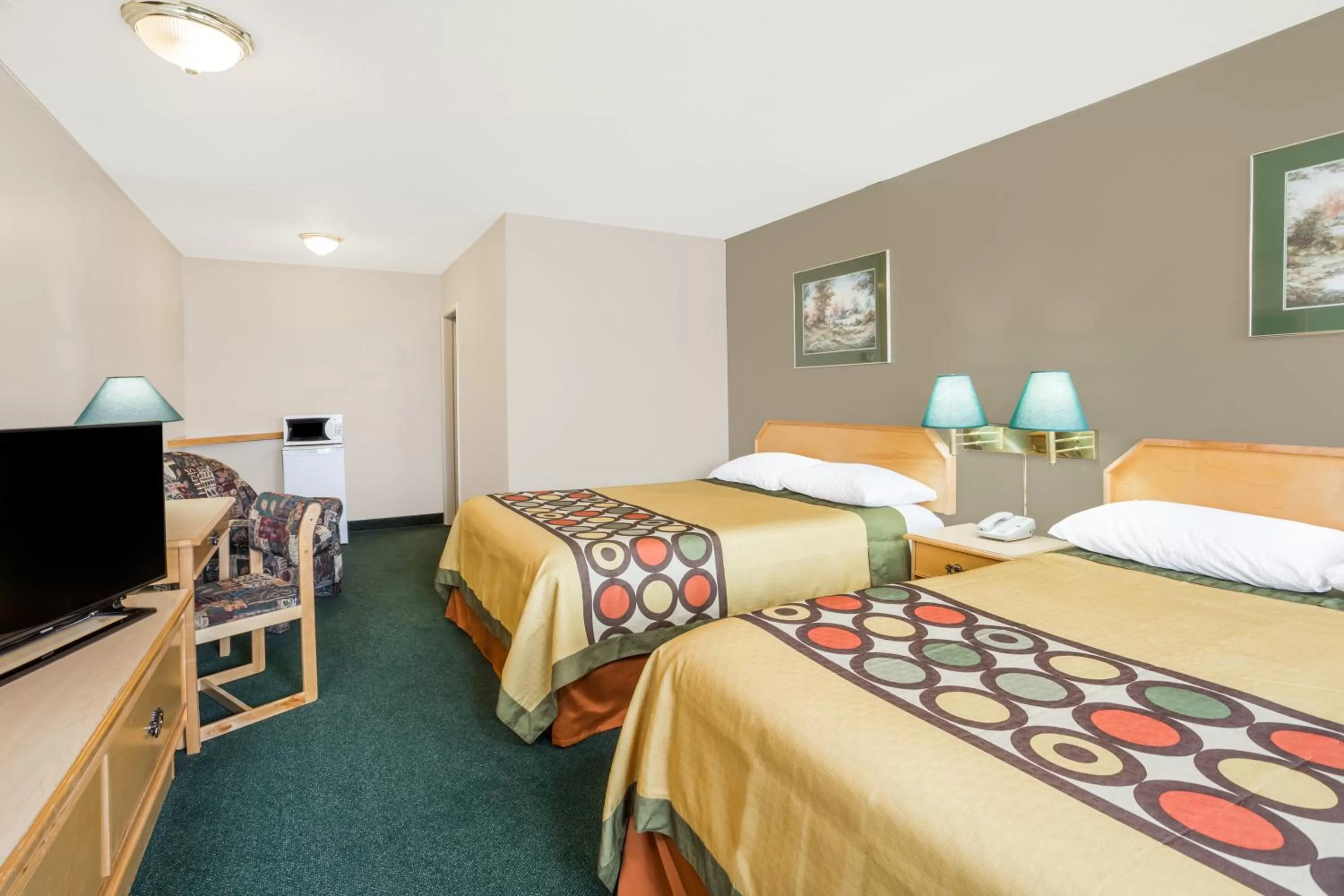 Bed in Super 8 by Wyndham Quesnel BC