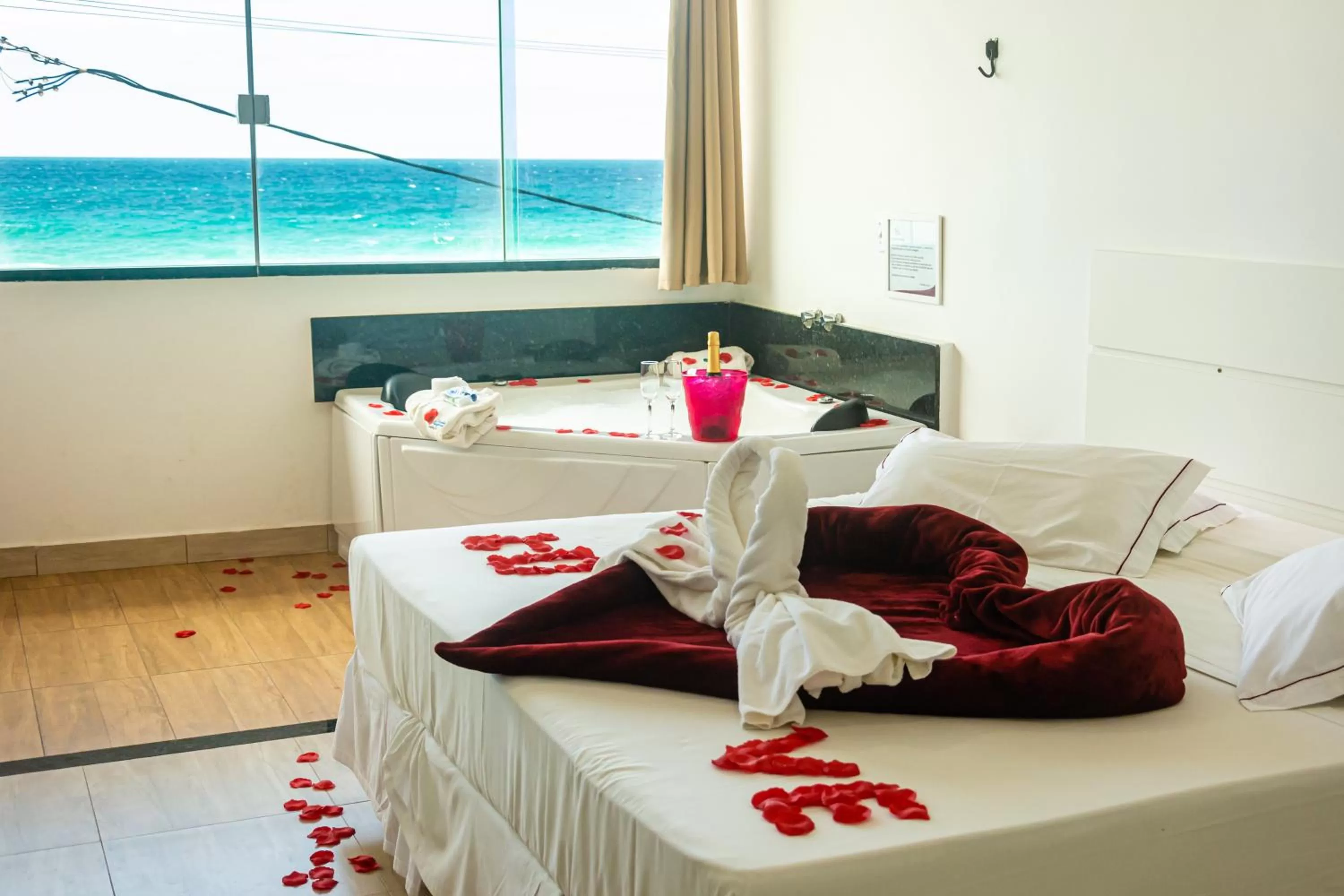 View (from property/room), Bed in Pousada Laguna Hotel