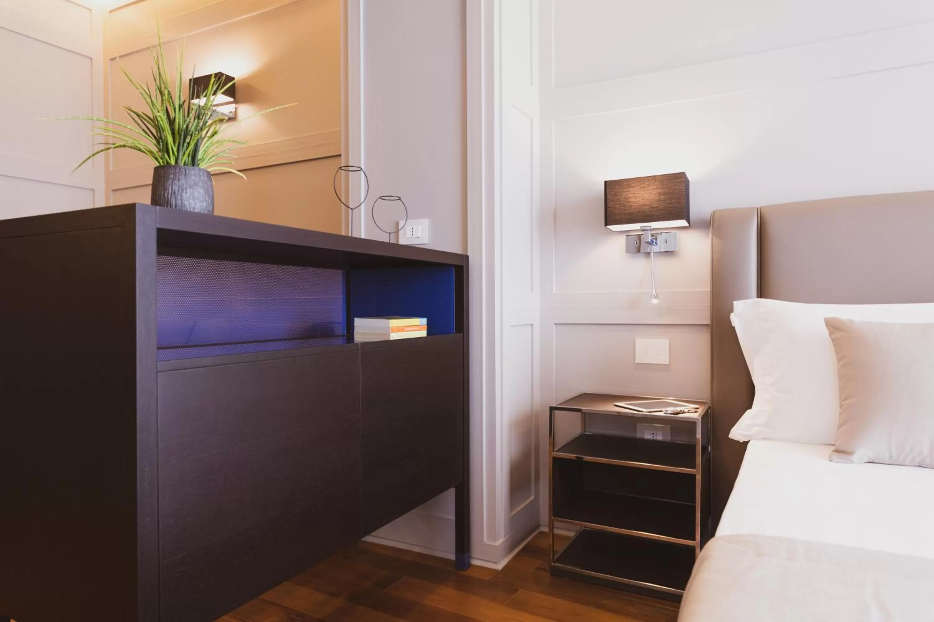 Communal lounge/ TV room, Bed in Callistos Hotel & Spa