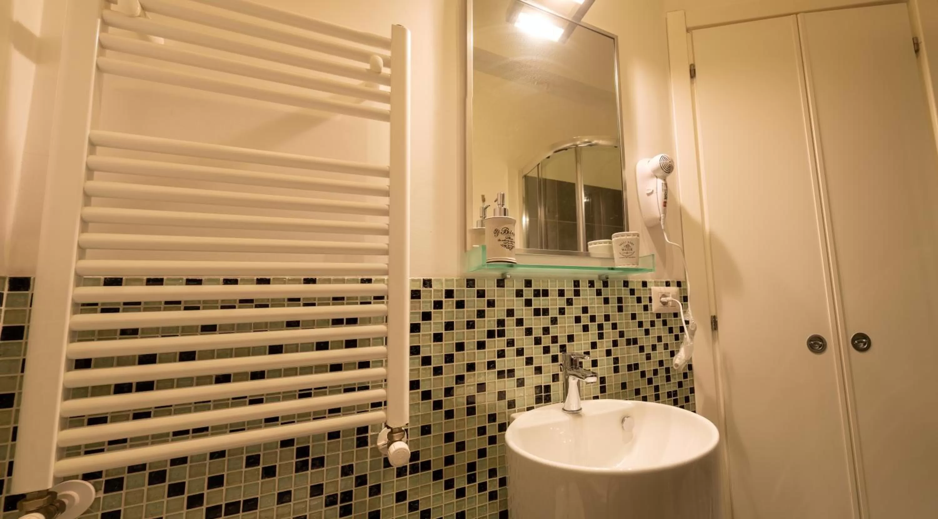 Bathroom in Cento Passi dal Vaticano