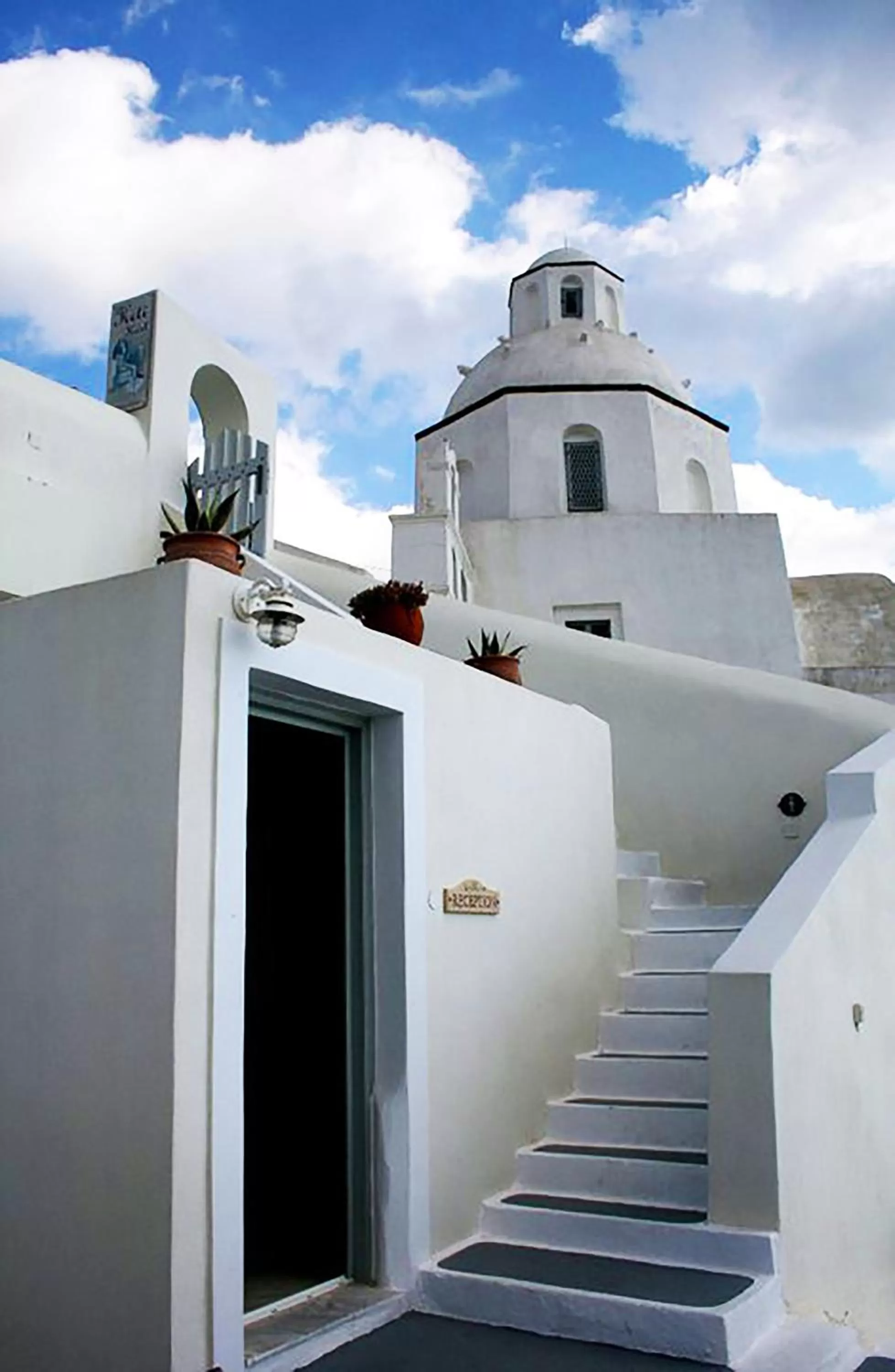 Facade/entrance in Keti Hotel