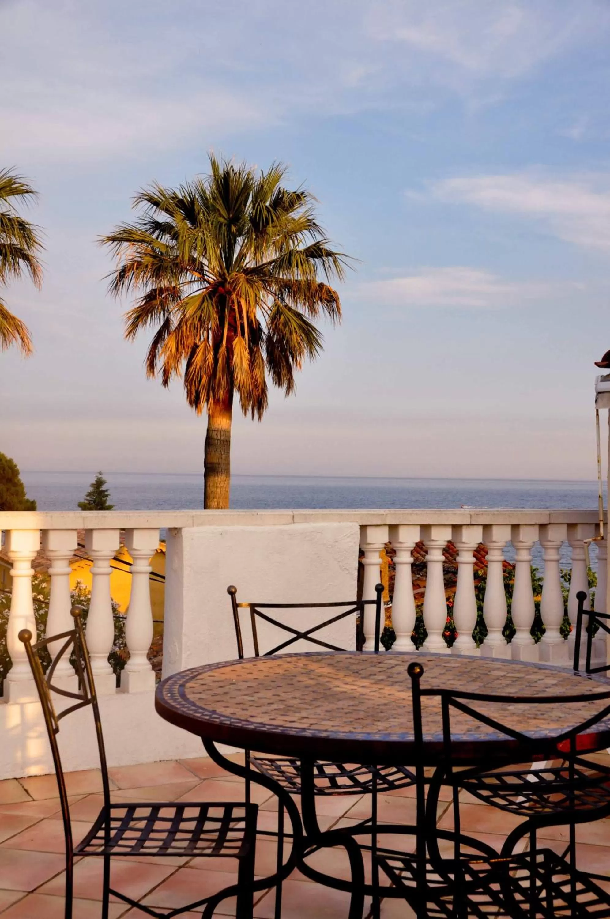 Balcony/Terrace in Hôtel L'Escale Au Soleil