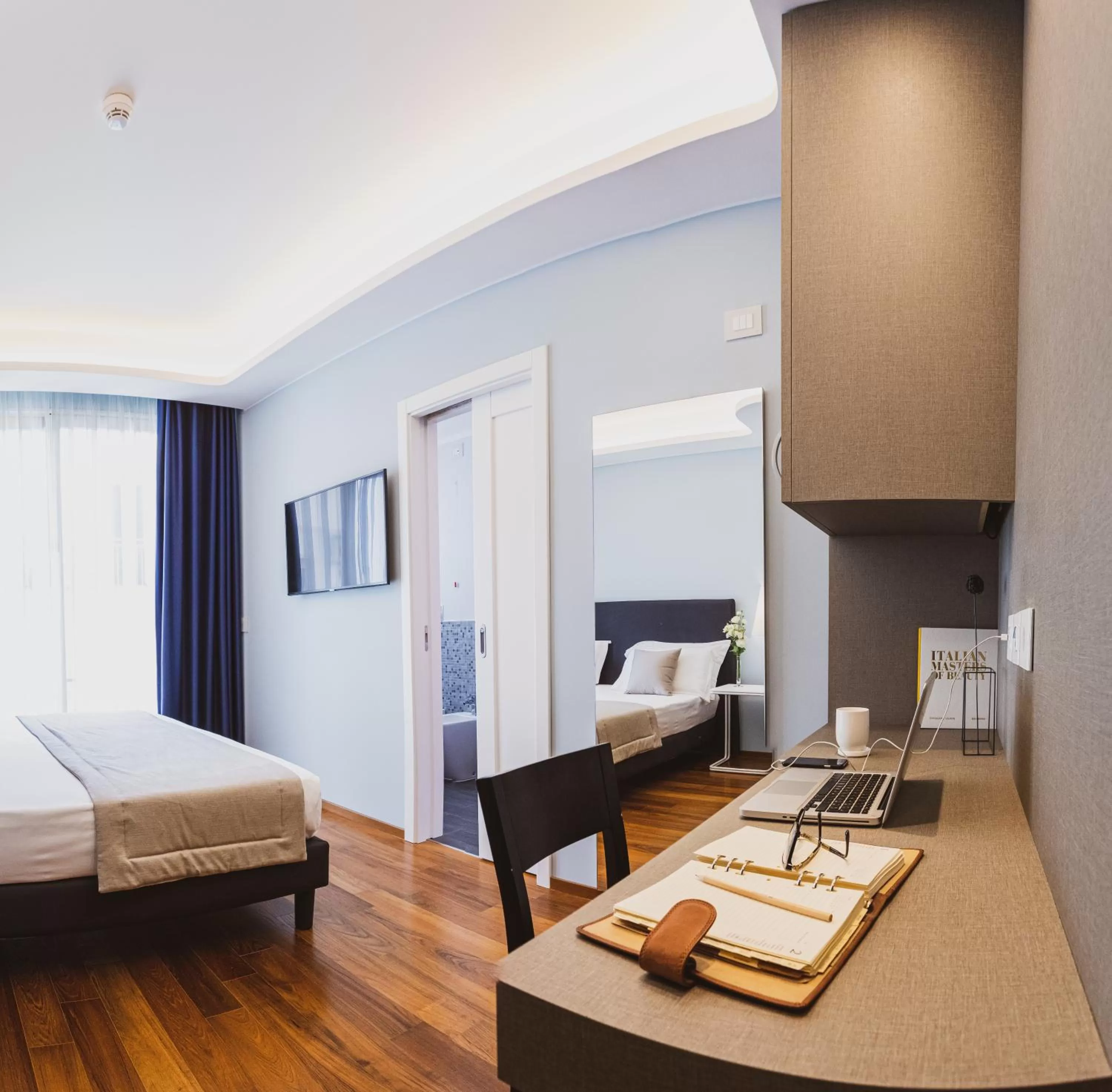 TV and multimedia, Bed in Callistos Hotel & Spa