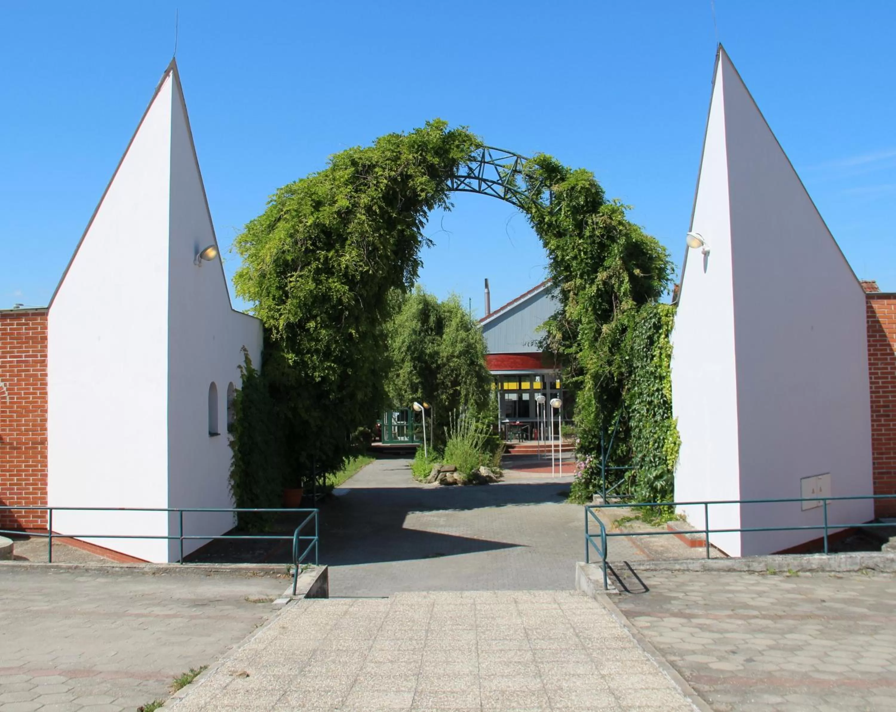 Property Building in Motel Vega