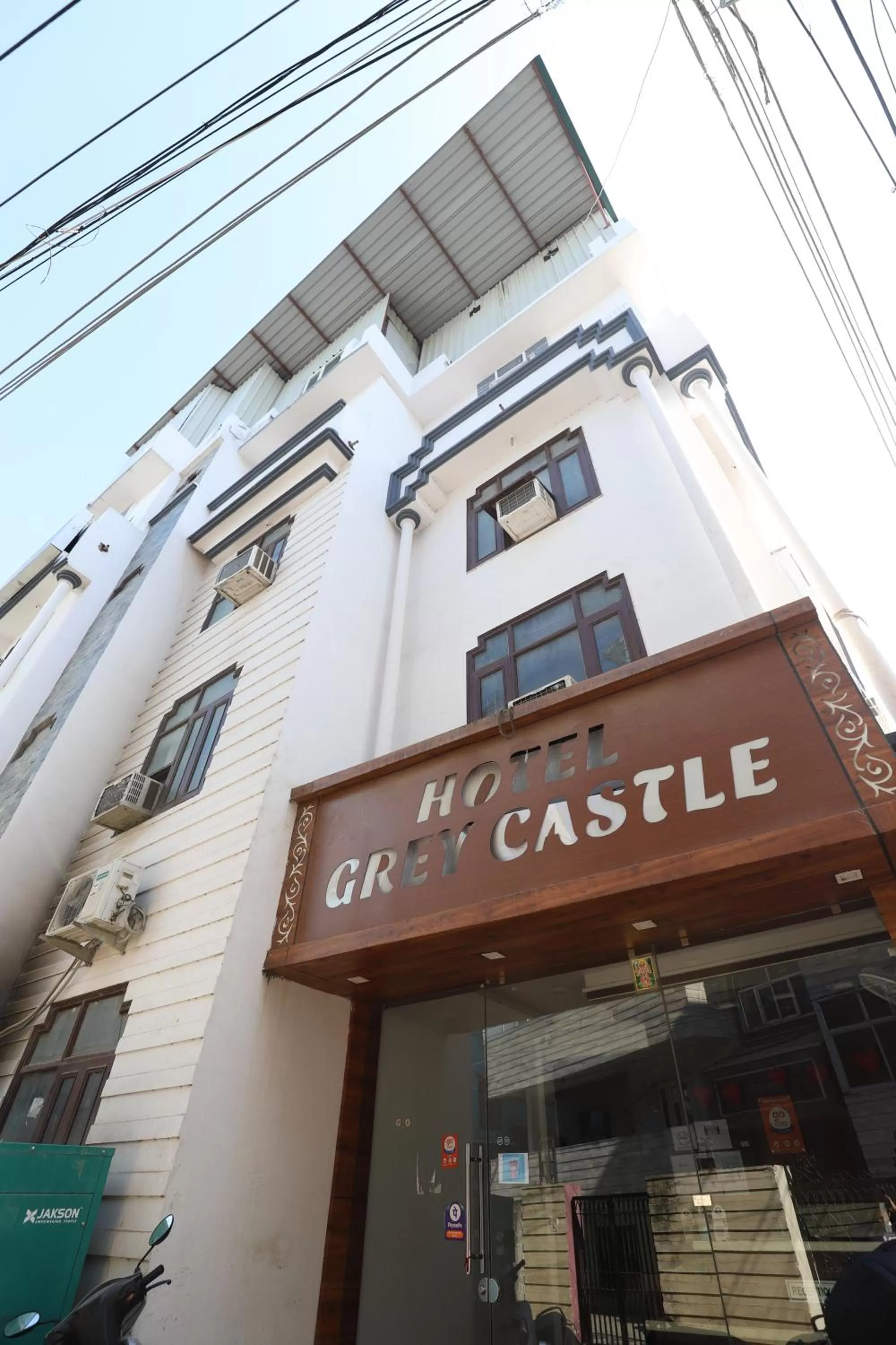 Property building in Grey Castle - Hotel Near Haridwar Railway station