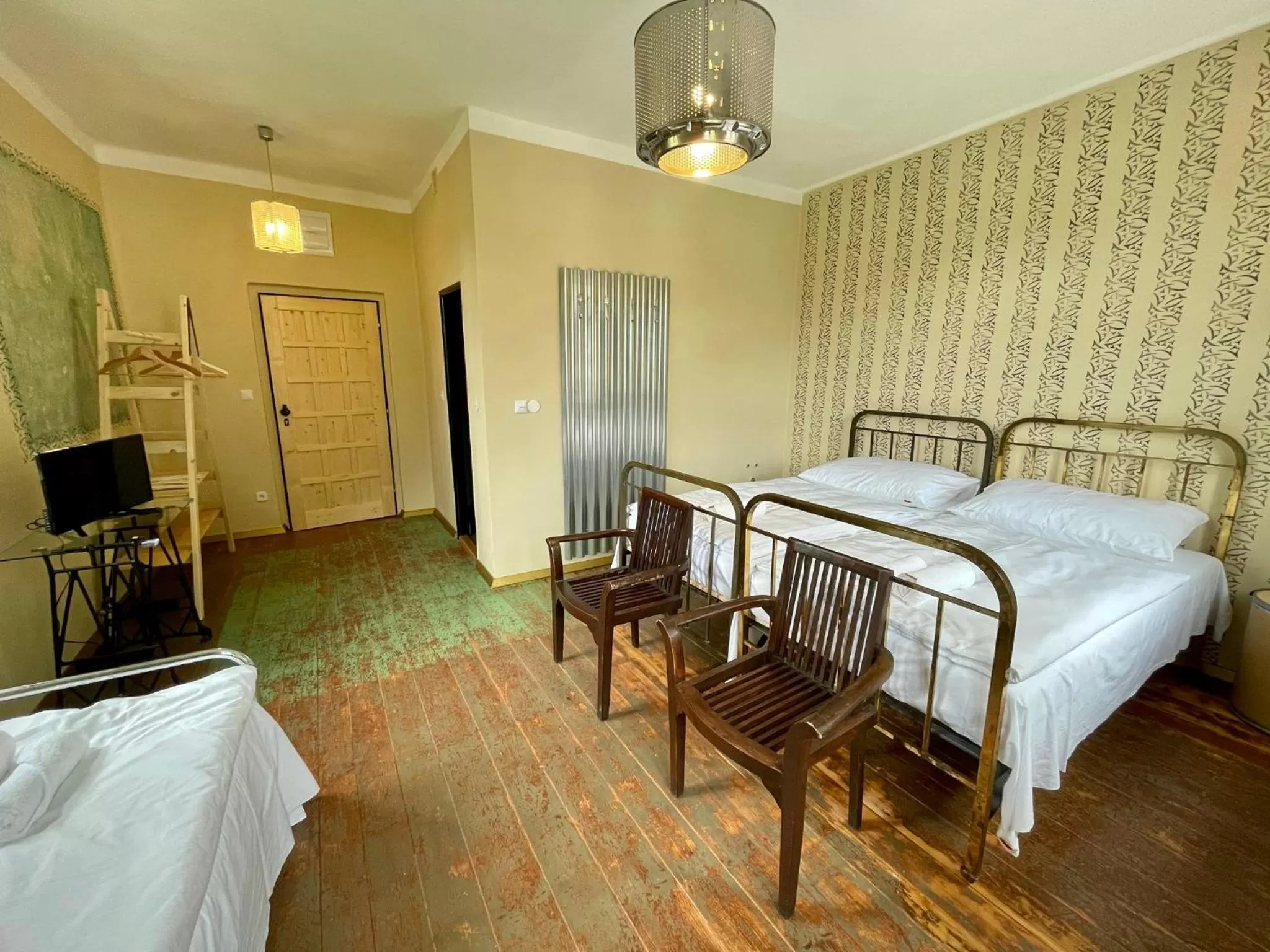 Bed in HARABURDI® Recyclart Hotel