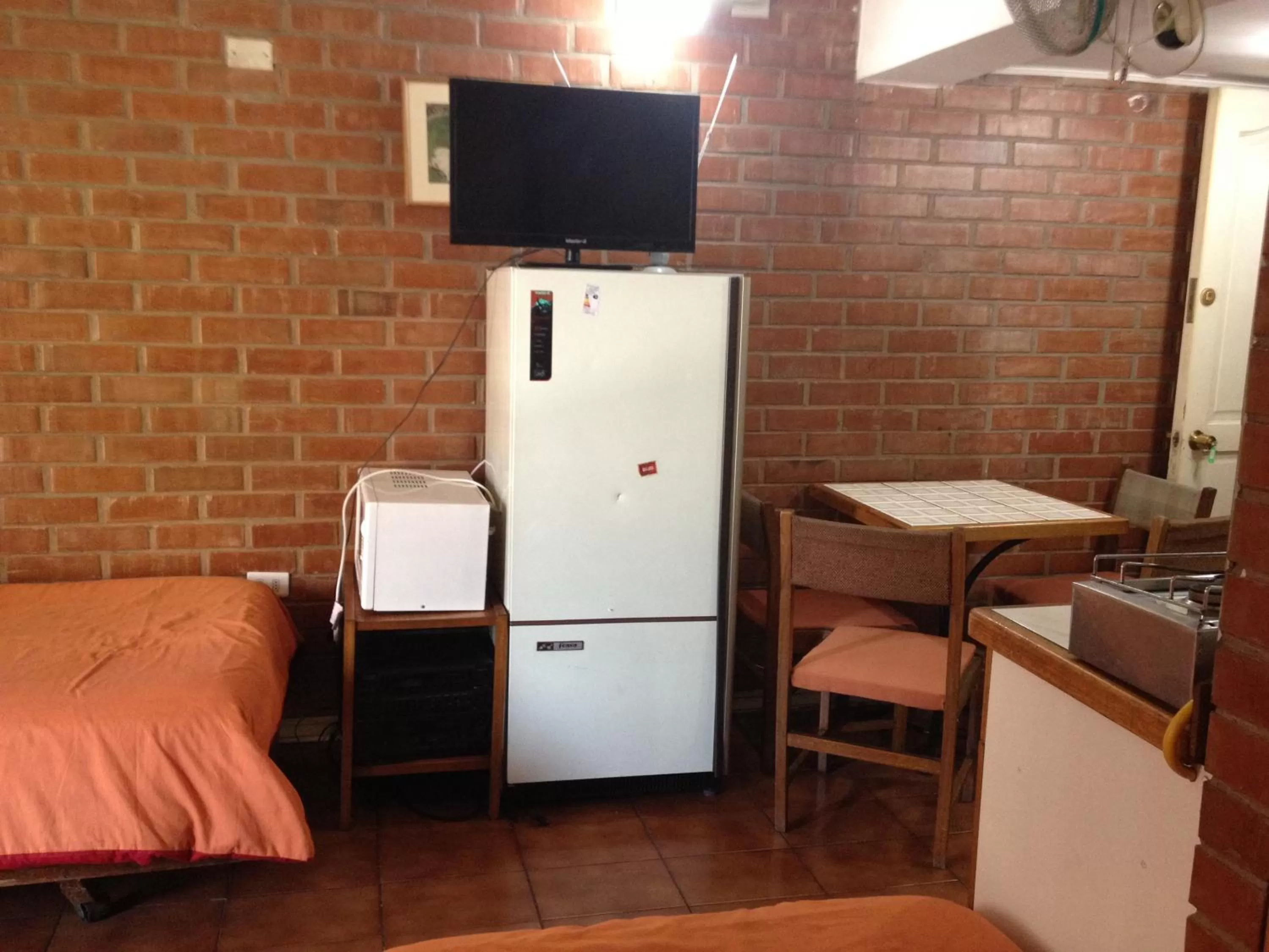 TV and multimedia in Aparthotel San Francisco