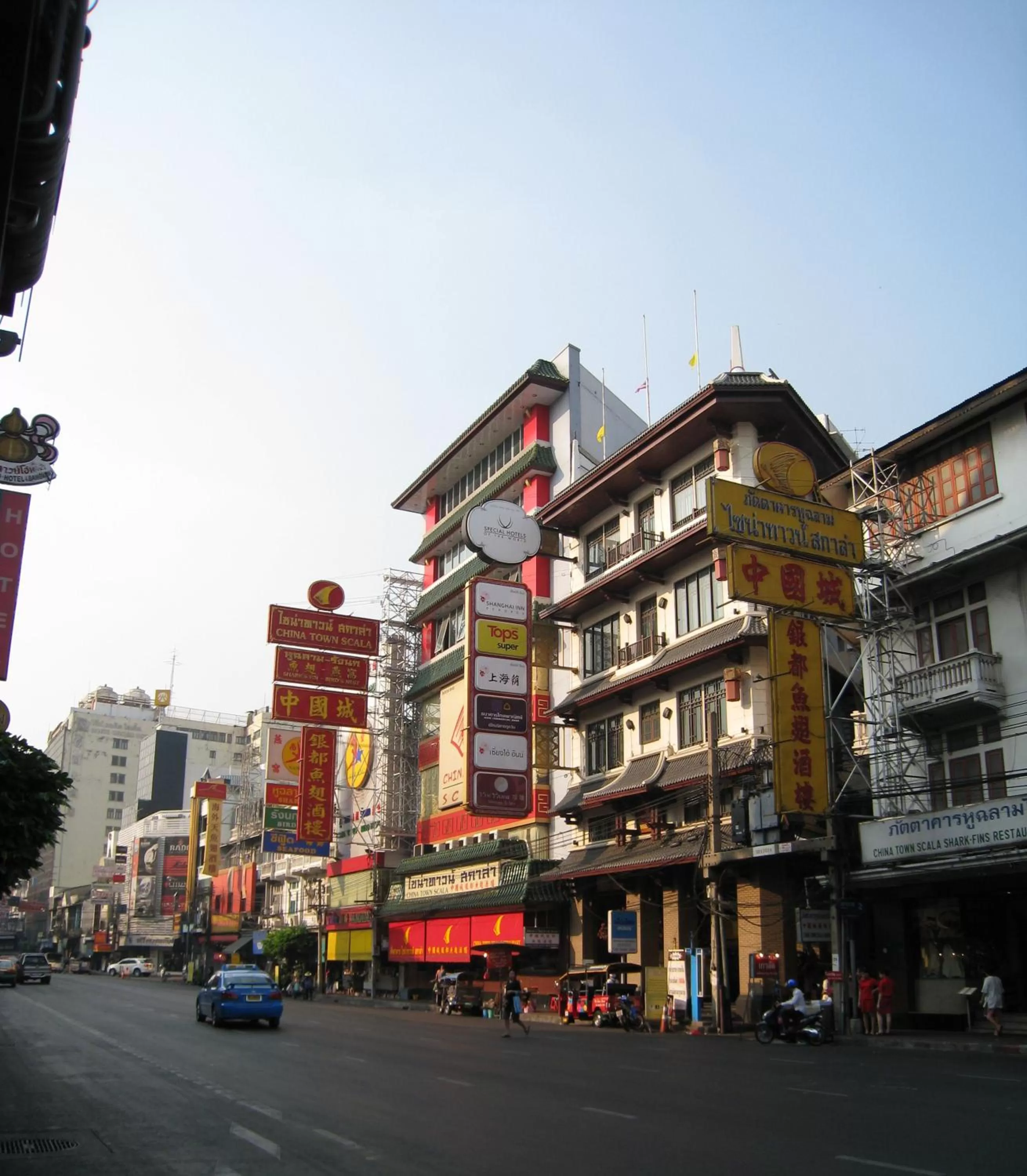 Property building in Shanghai Mansion Bangkok