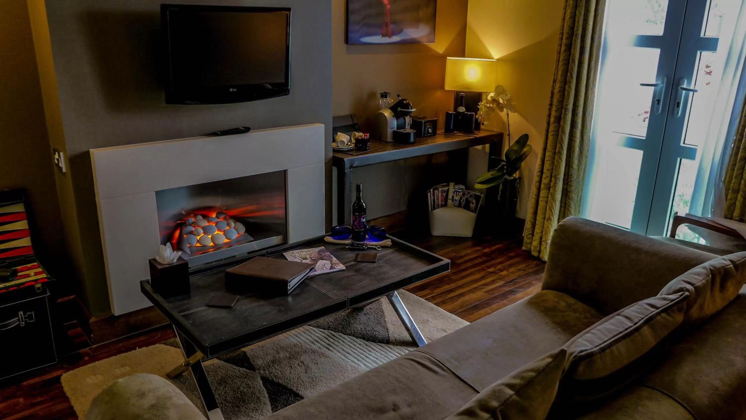 TV and multimedia in The Big Blue Hotel - Blackpool Pleasure Beach