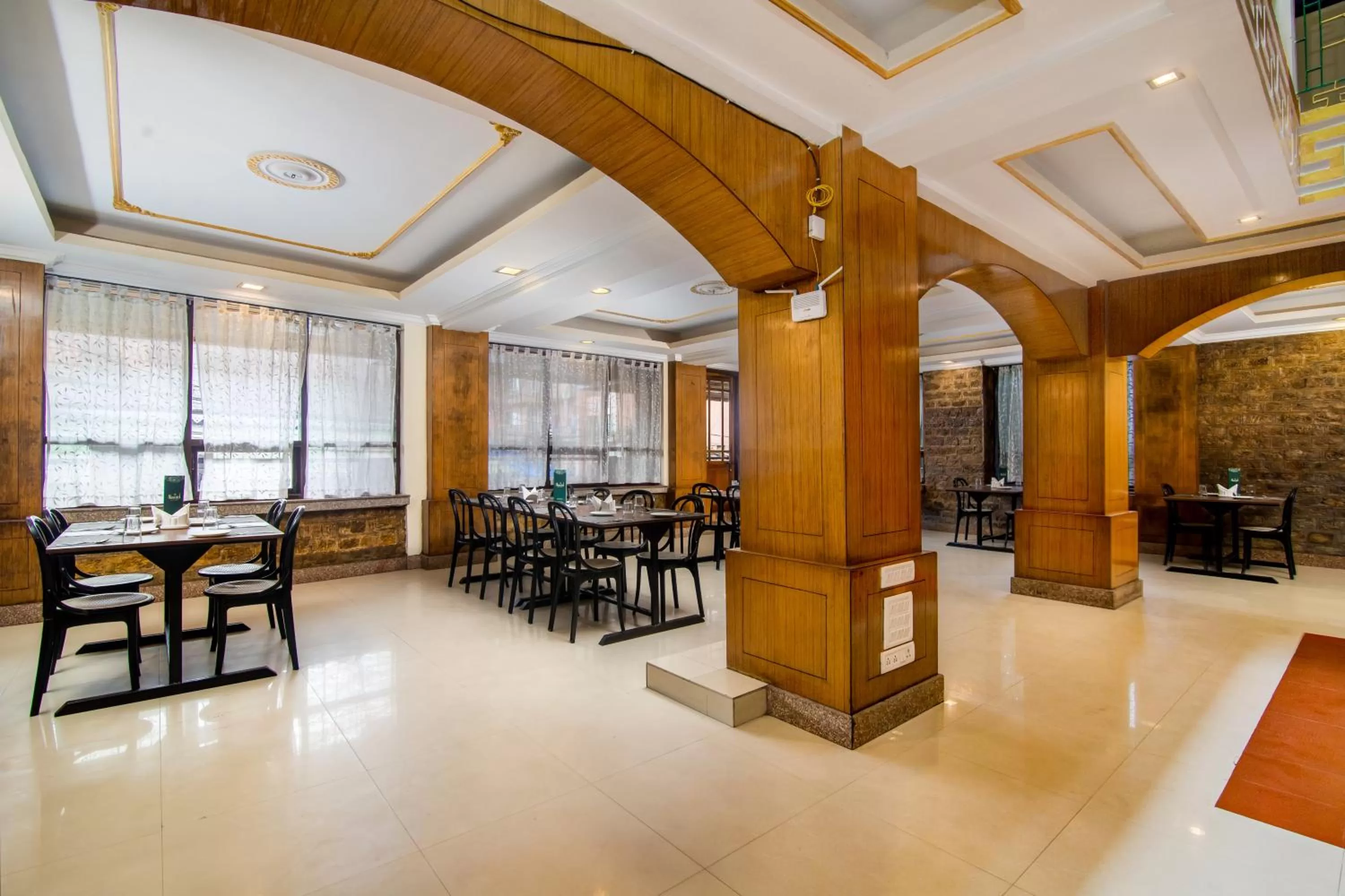 Restaurant/places to eat in Muscatel BhumSang - 200 Mts from Mall Road