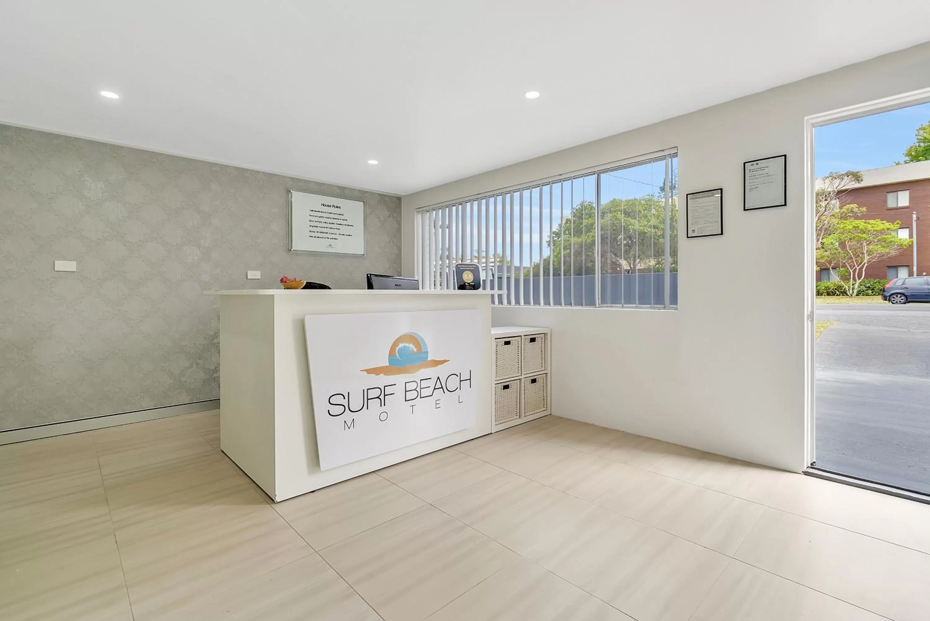 Lobby or reception in Surf Beach Motel Port