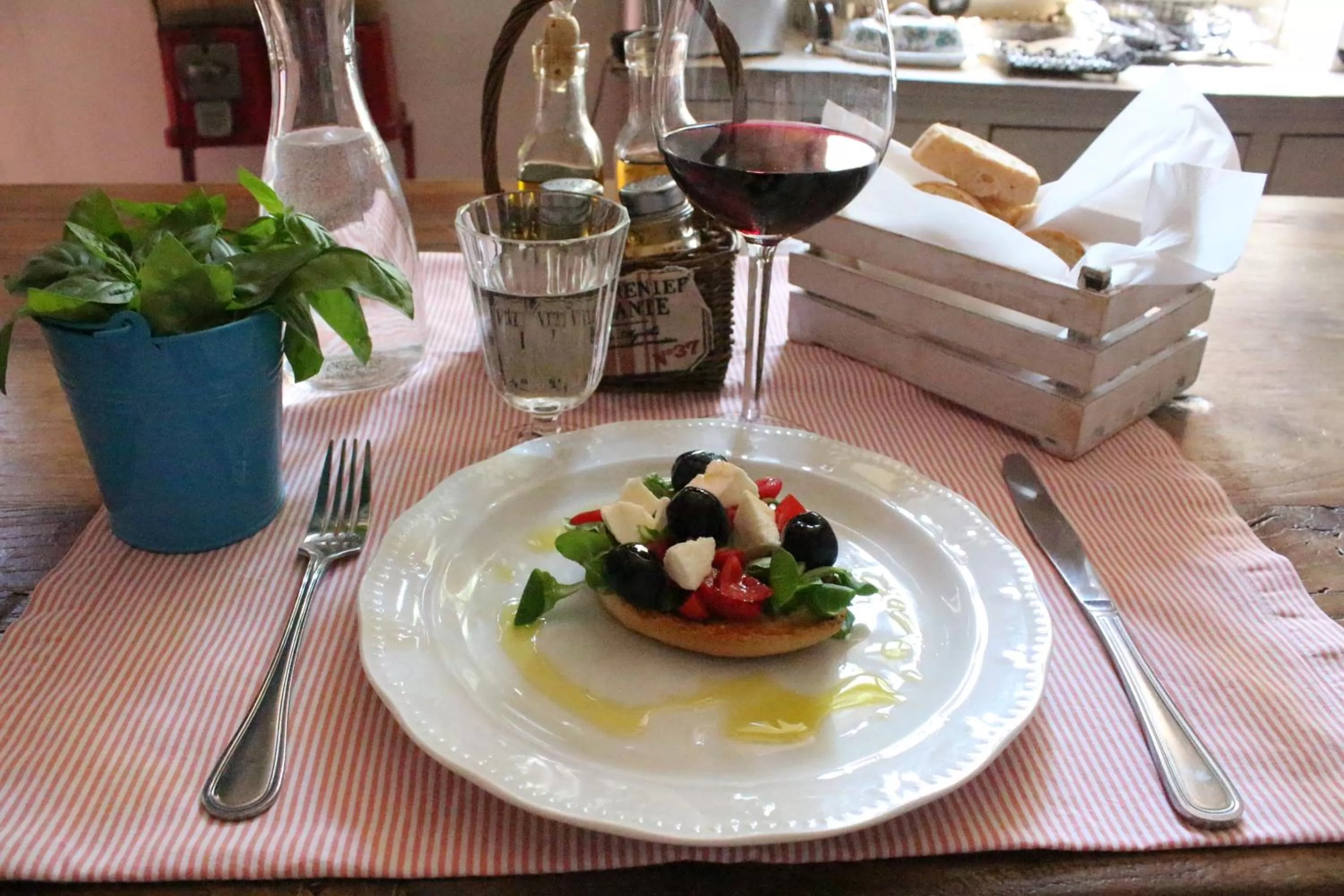 Food and drinks in Le Terrazze Del Chianti b&b Residenza d'Epoca e di Charme