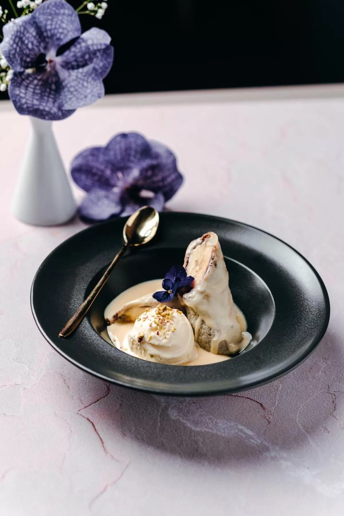 Food and drinks in Ambasador Hotel