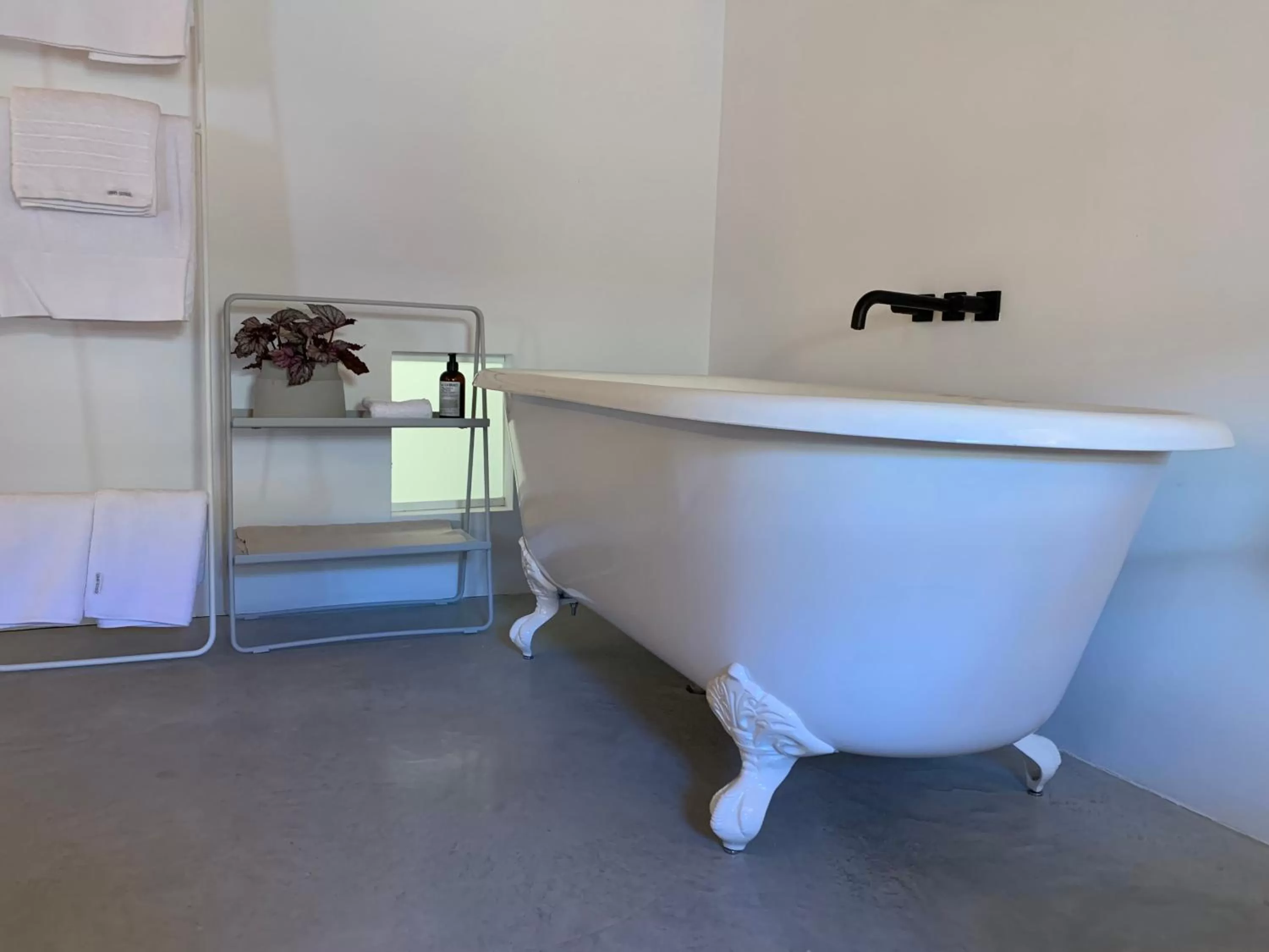 Bath in Fragile Hotel