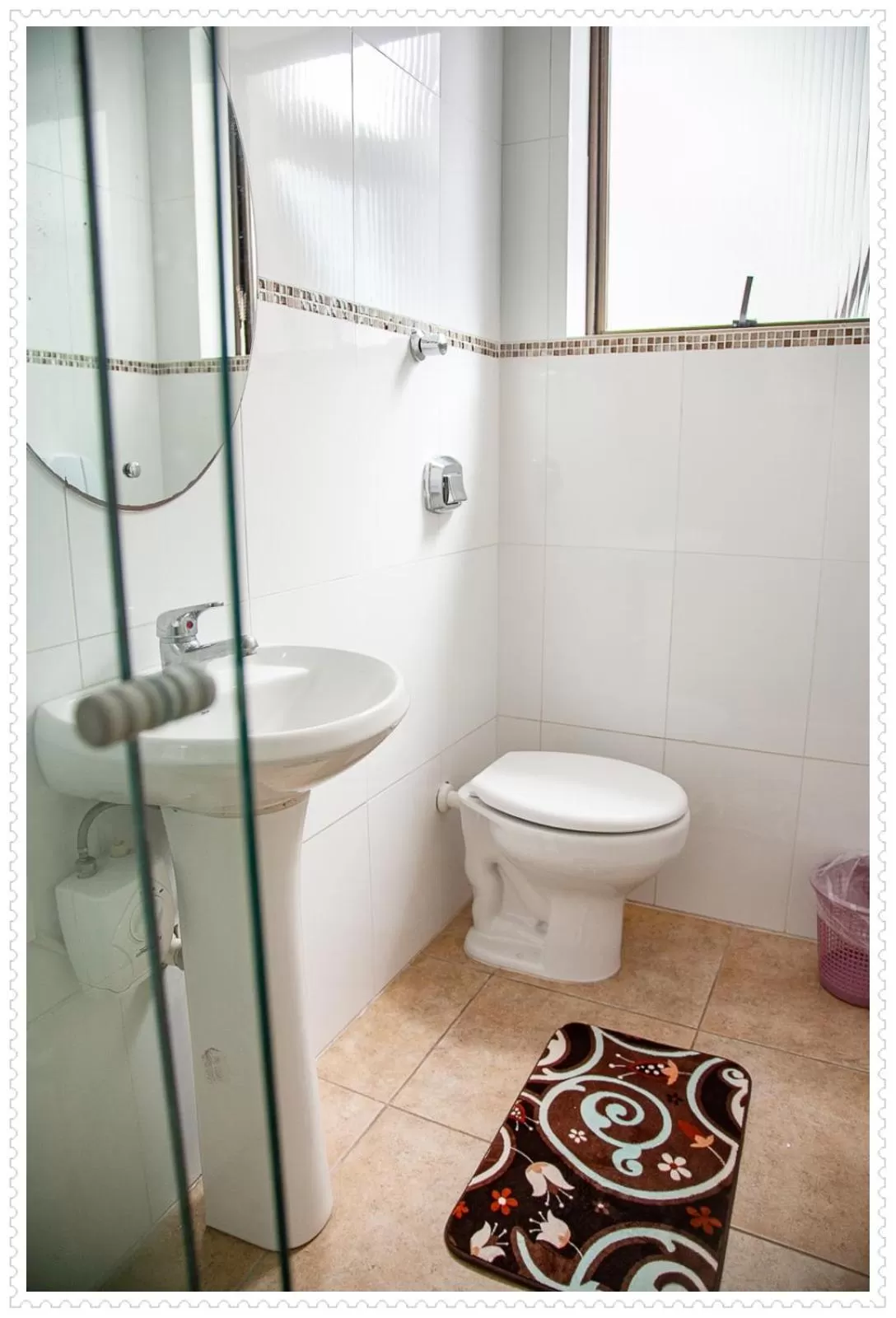 Bathroom in Bandeira Hotel