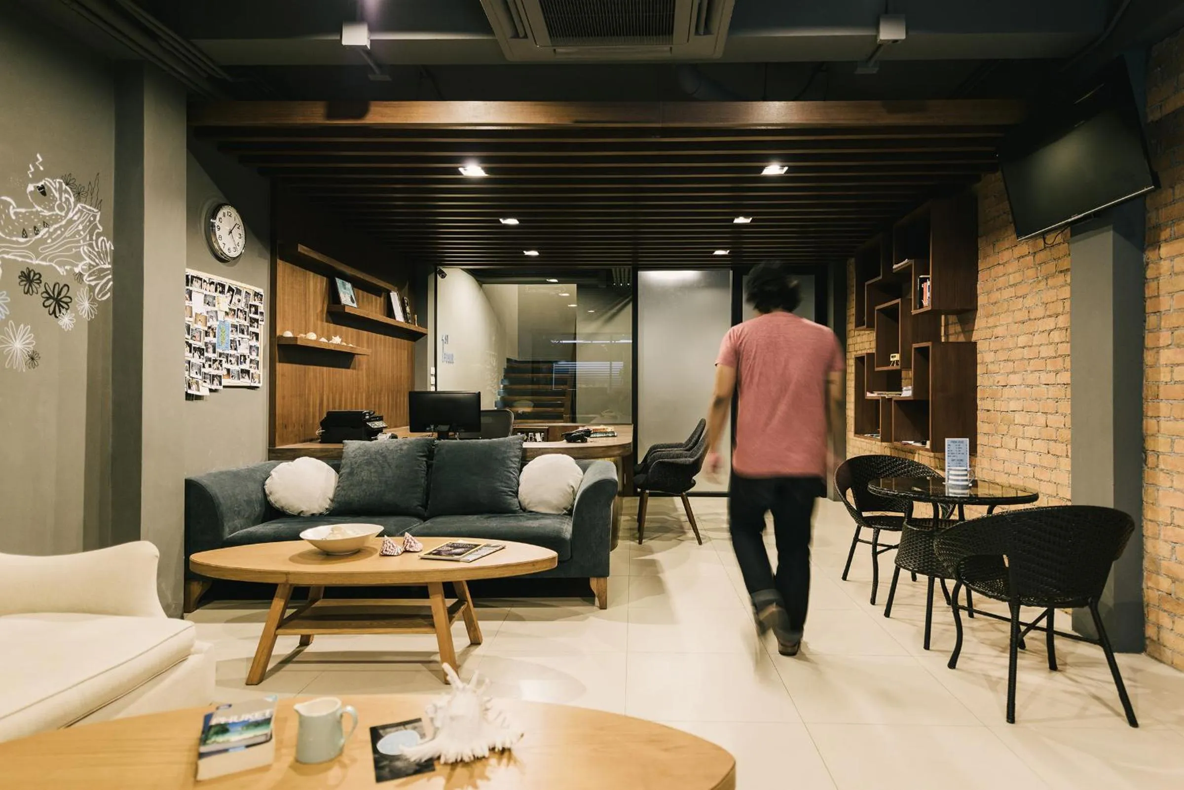 Lobby or reception in TIRAS Patong Beach Hotel