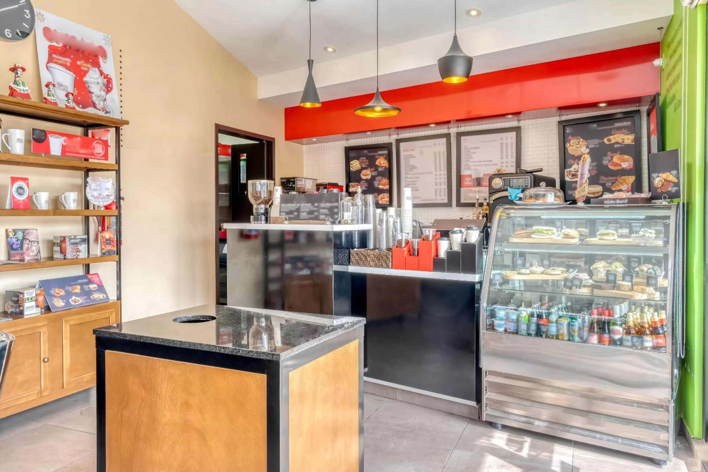 Restaurant/places to eat in Hotel Arana