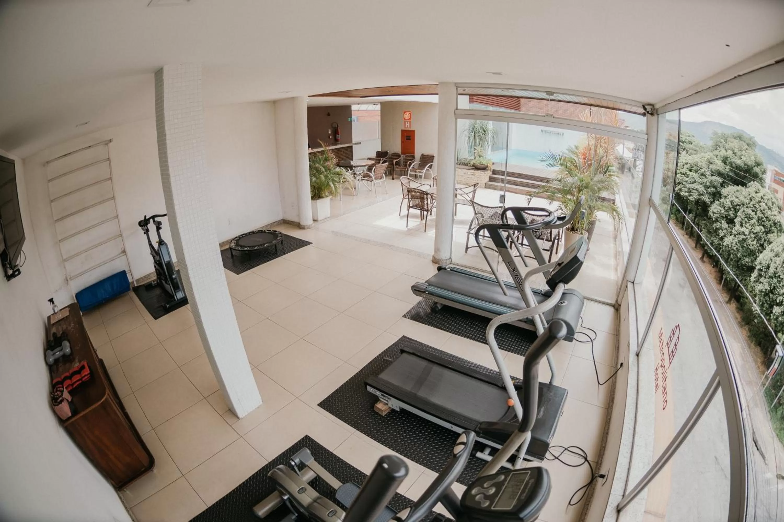 Balcony/Terrace, Fitness Center/Facilities in Hotel Metropolitano