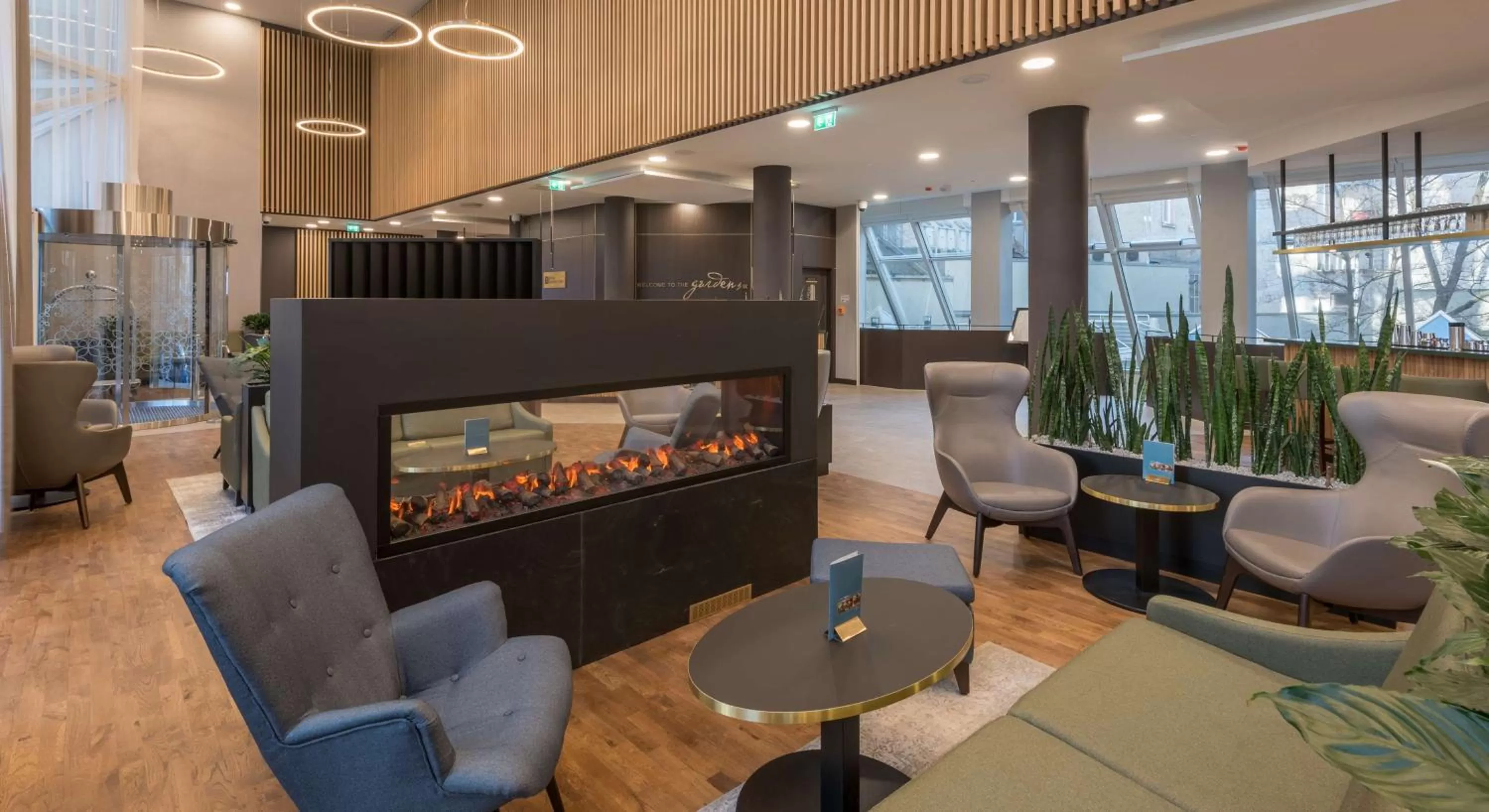 Lobby or reception in Hilton Garden Inn Frankfurt City Centre