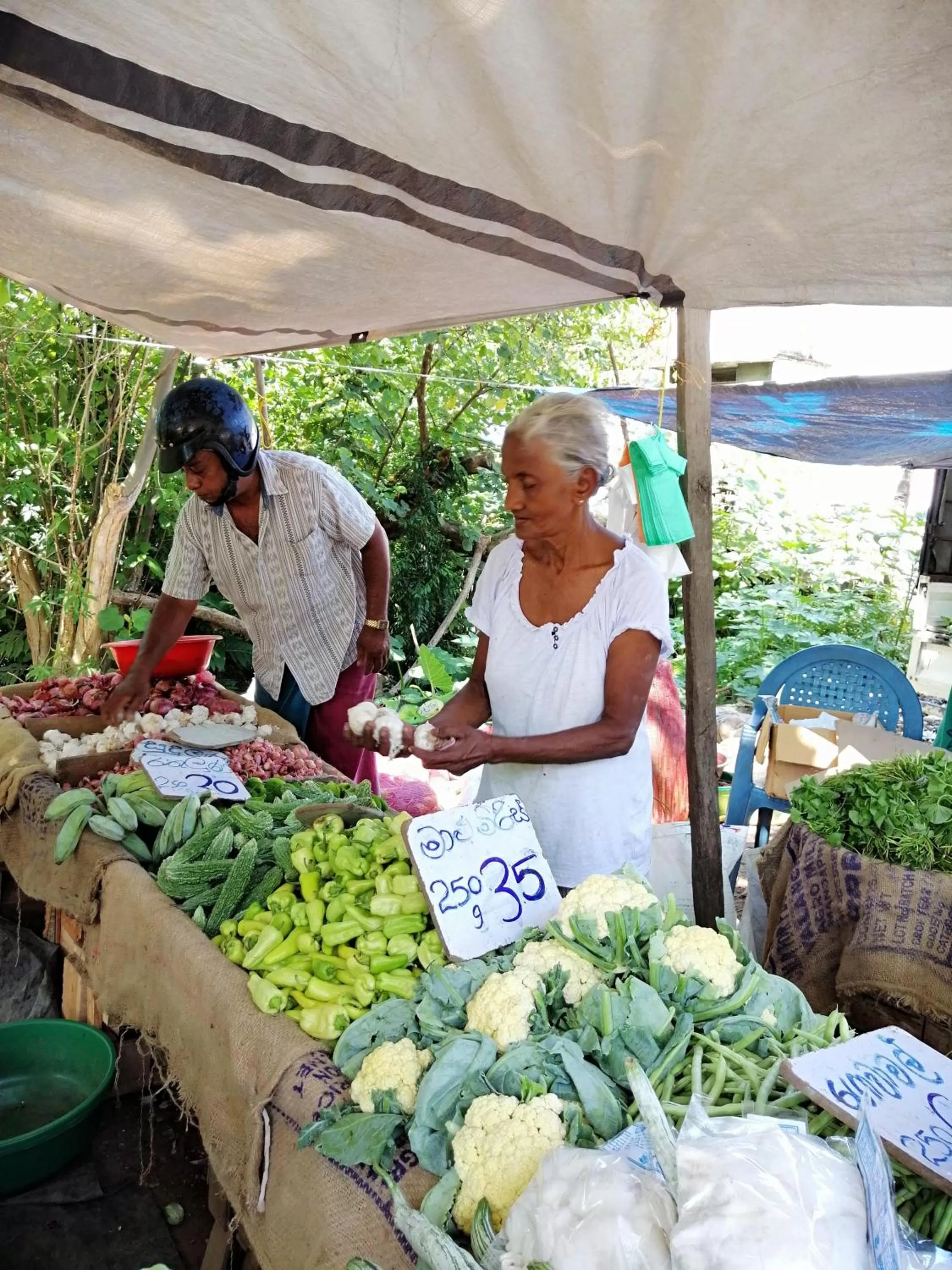 Supermarket/grocery shop in Wimala B&B