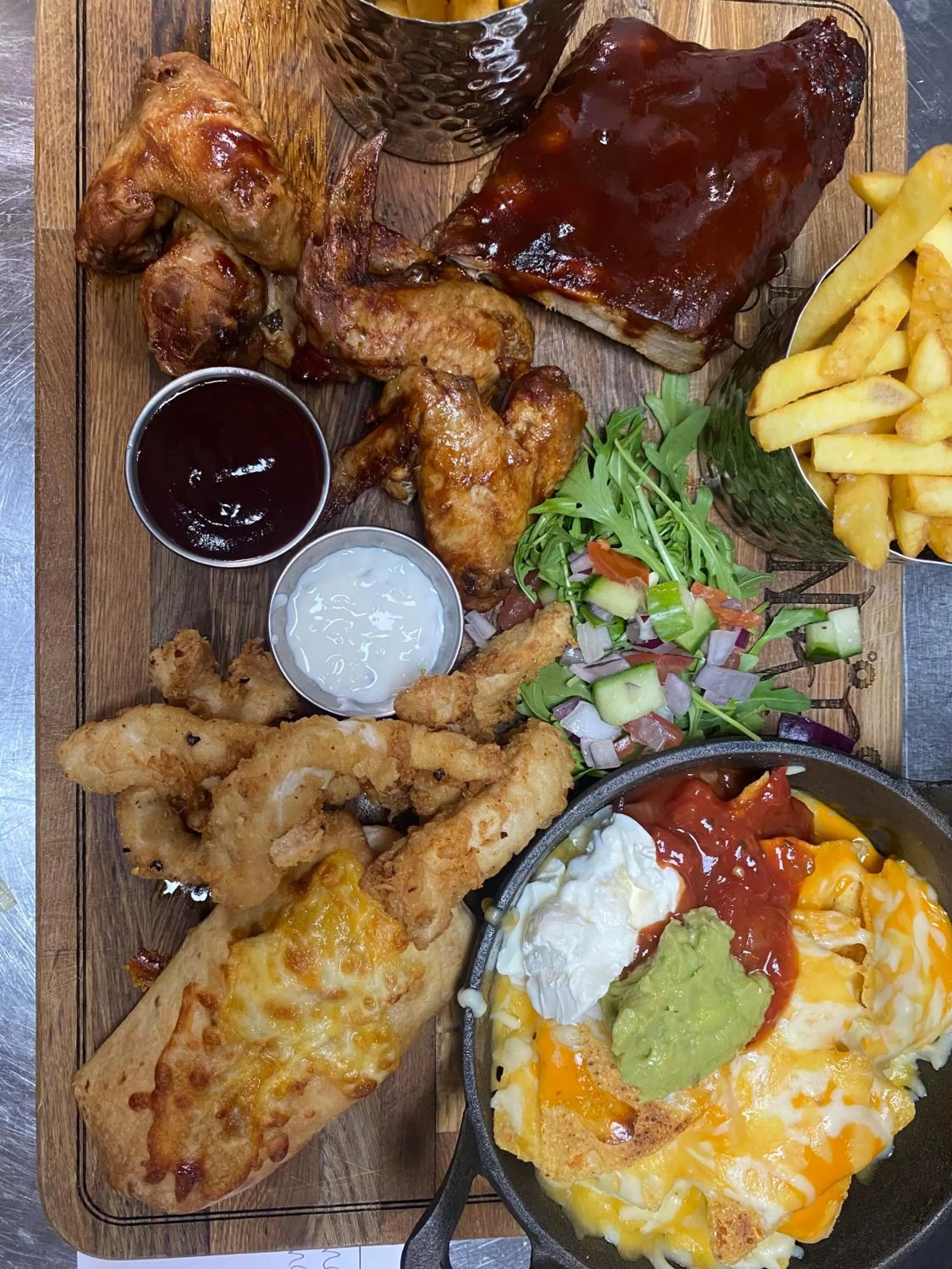 Restaurant/places to eat in Imaginarium rooms