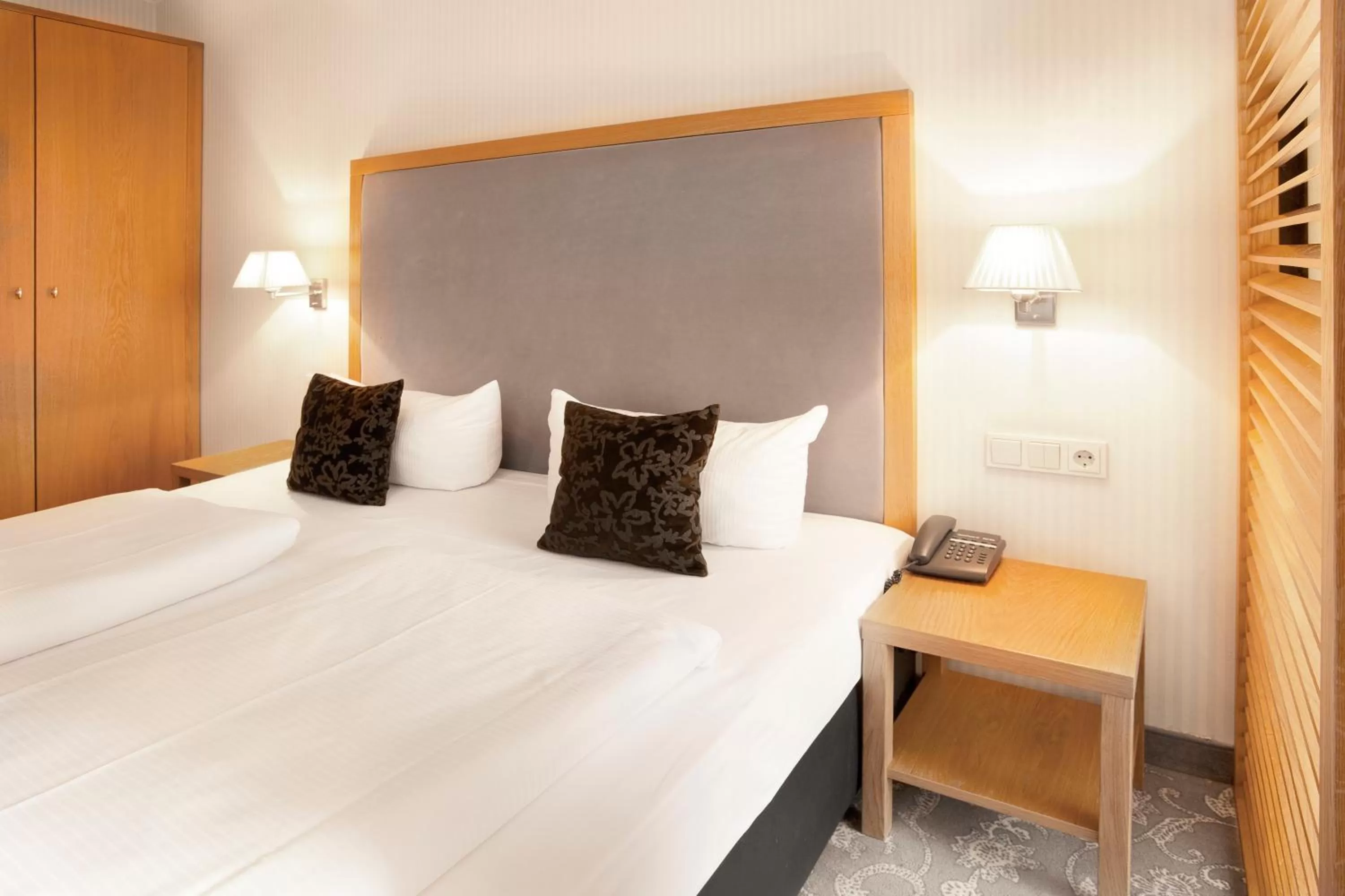 Bed in TOWNHOUSE Hotel