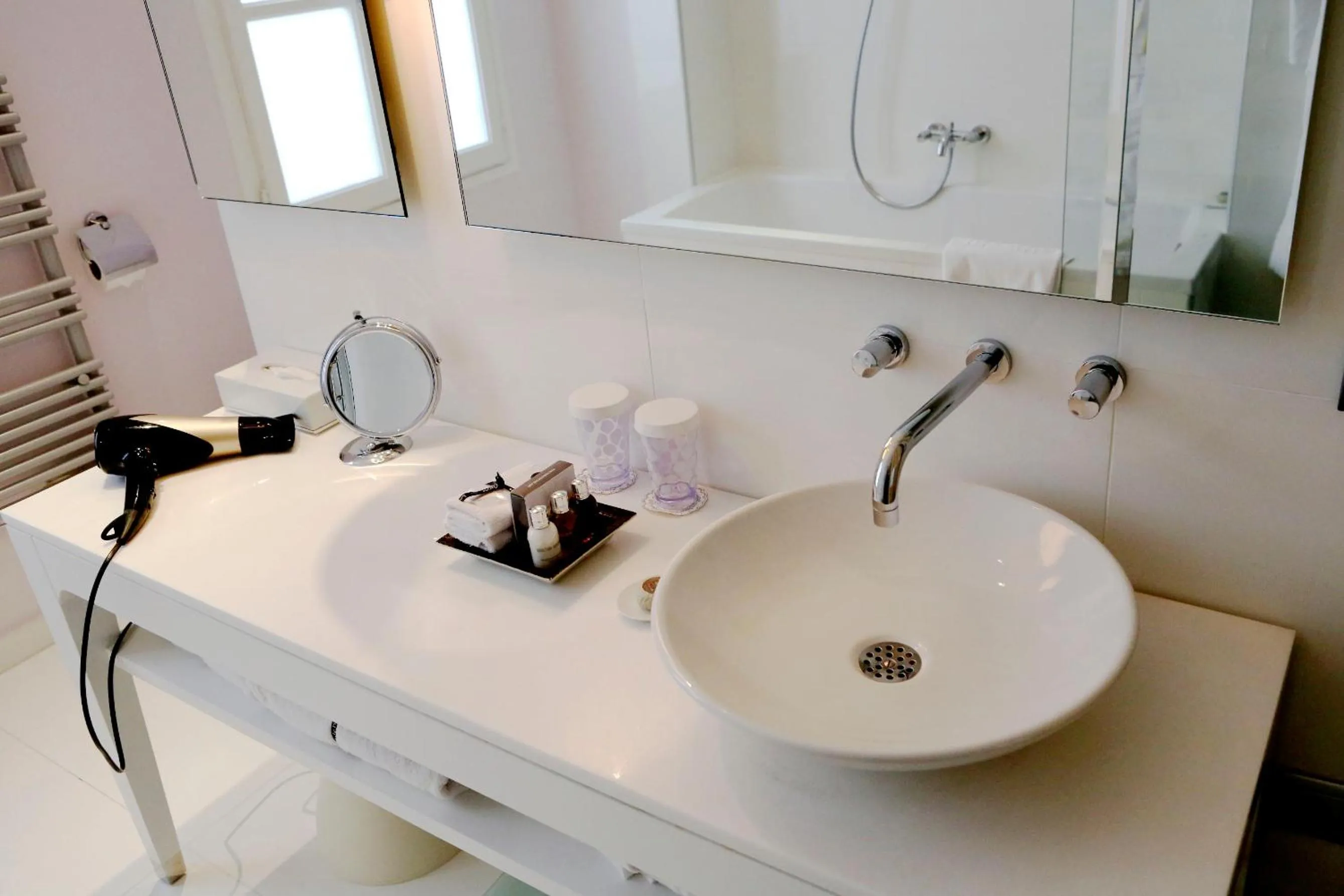 Bathroom in Hotel Le Placide Saint-Germain Des Prés