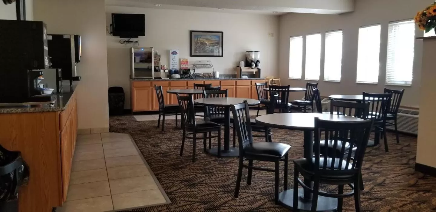 Breakfast in Baymont by Wyndham Harlan