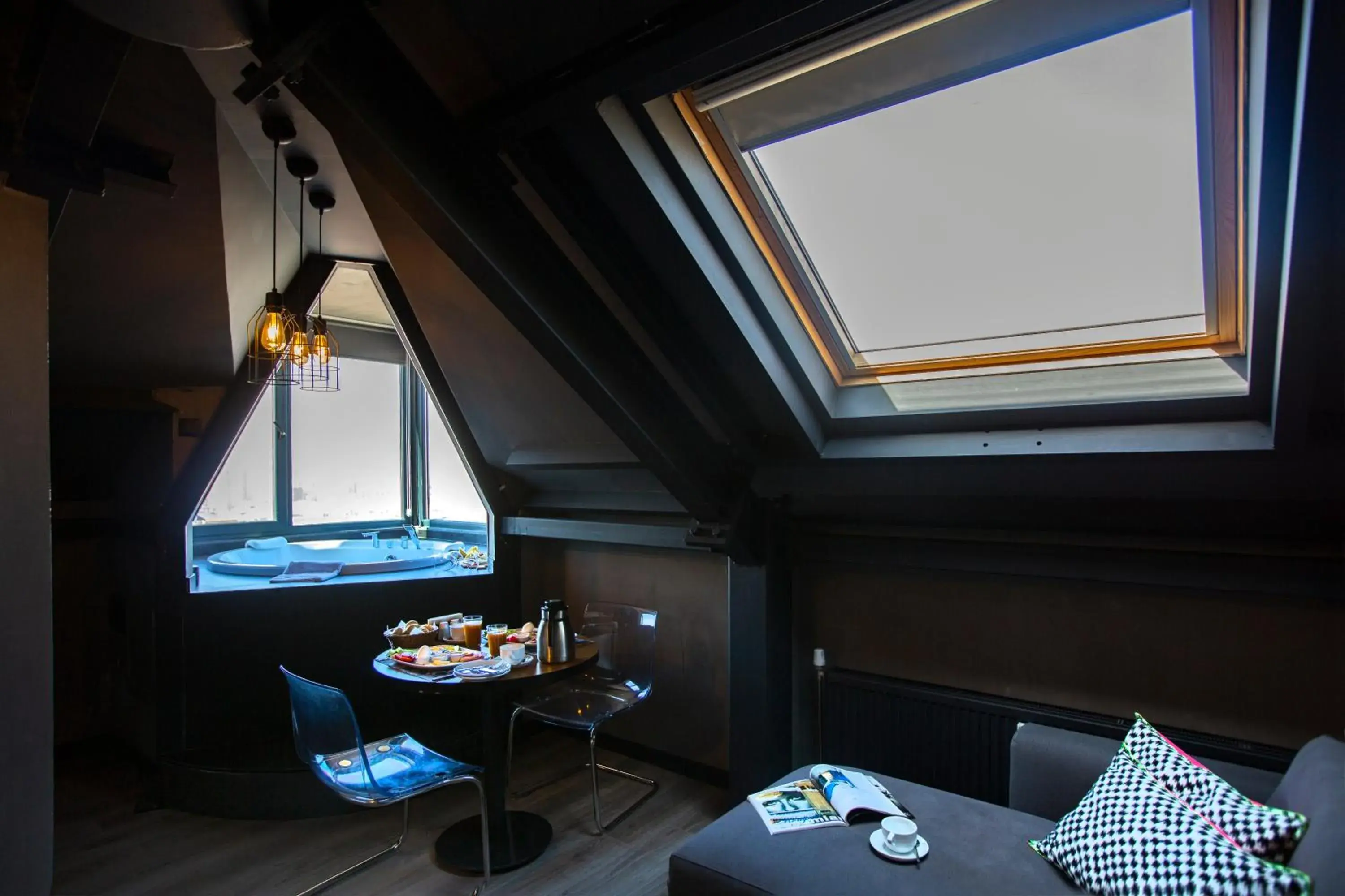 Corner Suite With Jacuzzi in Cityloft 161 Corner Suite With Jacuzzi in Cityloft 161