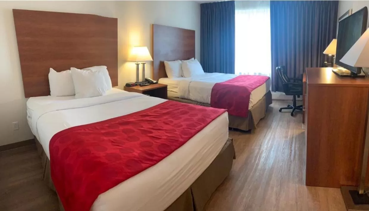 Bed in Ramada Plaza by Wyndham Montreal