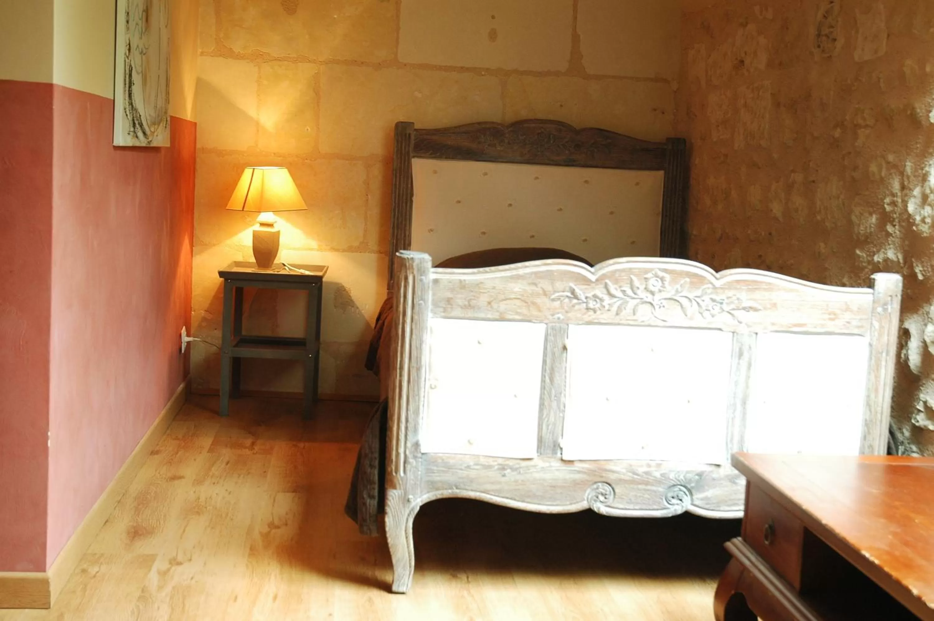Bedroom, Bed in Les Pierres D'aurèle Chambres d'Hôtes