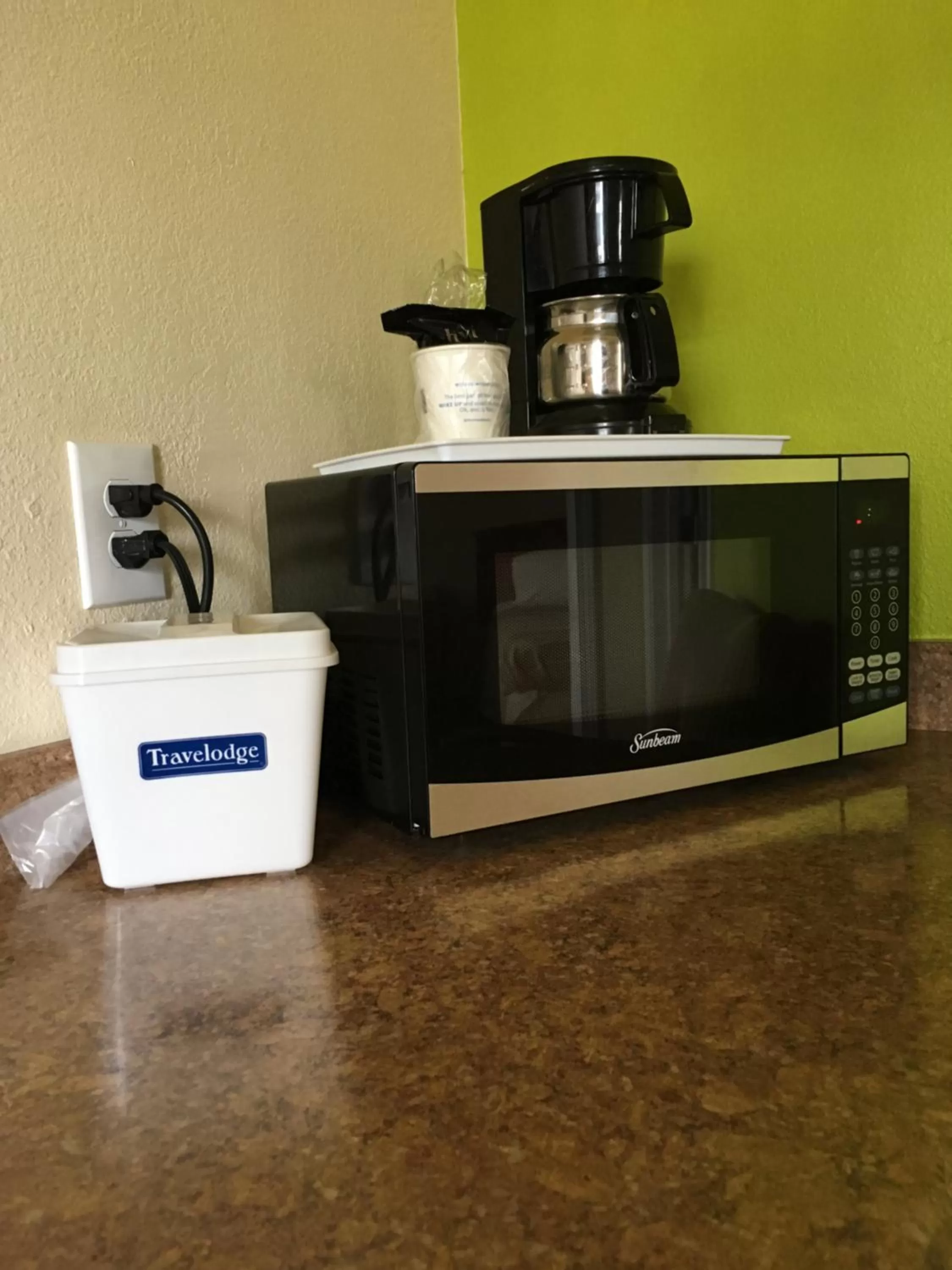 Food and drinks in Travelodge by Wyndham Fairfield/Napa Valley