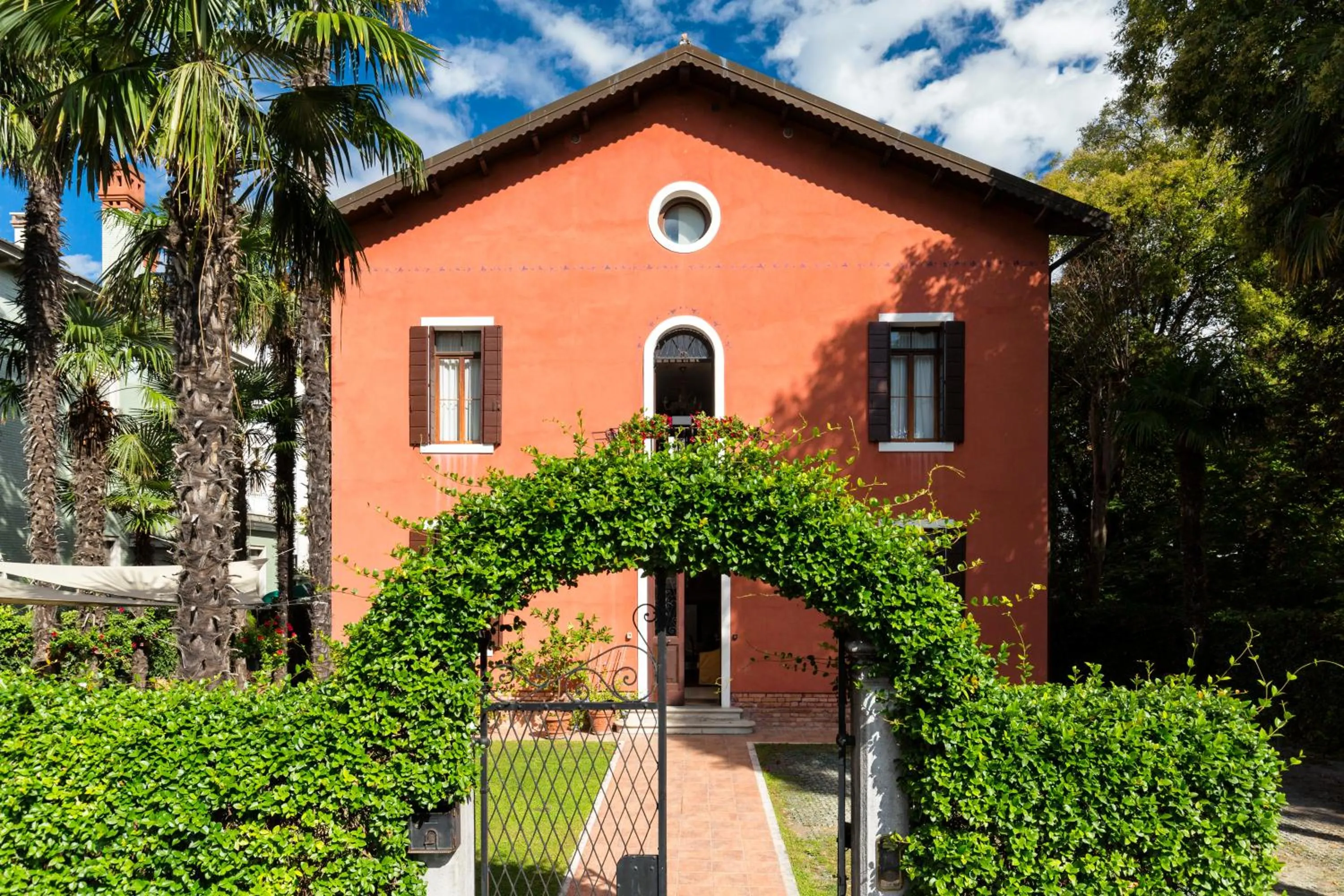 Property building in Villa Casanova