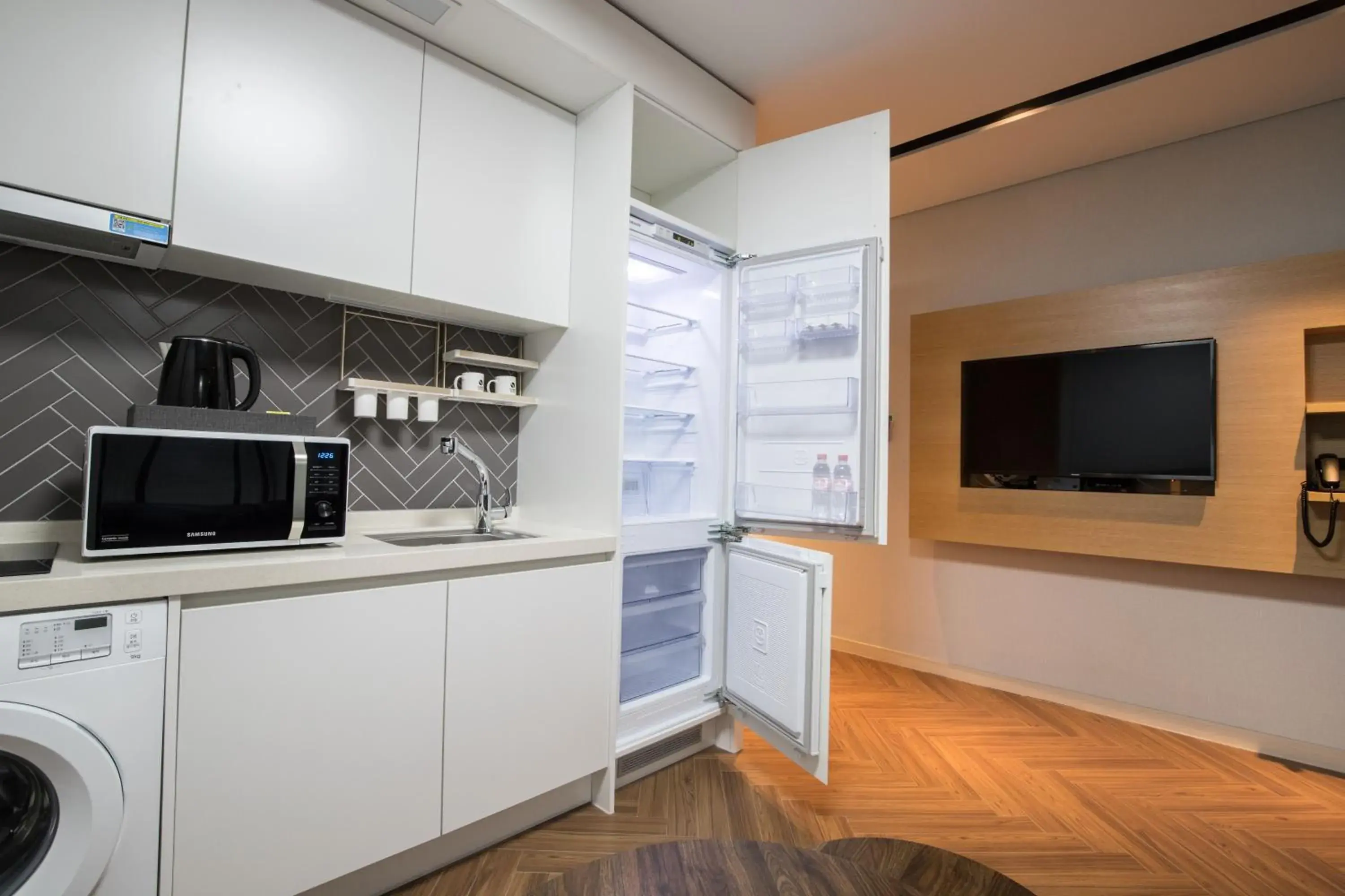 Junior Family with Lake View in Sunrise Hotel Sokcho Junior Family with Lake View in Sunrise Hotel Sokcho