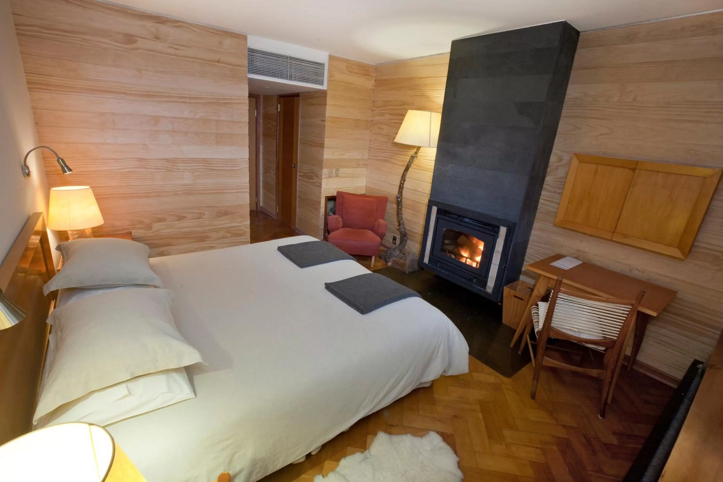 Photo of the whole room, Bed in Hotel Antumalal