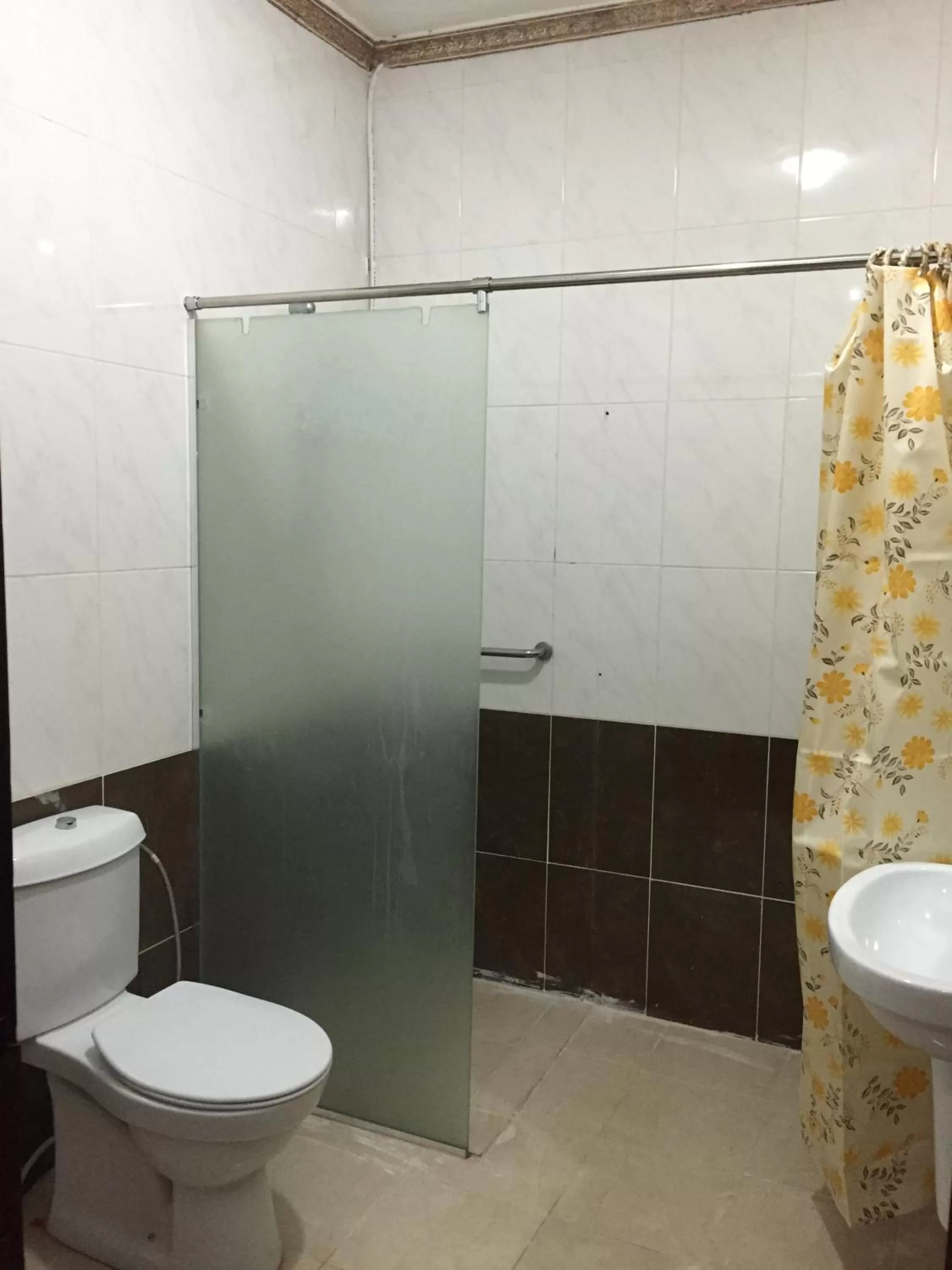 Bathroom in Al Tawheed Hotel Apartments