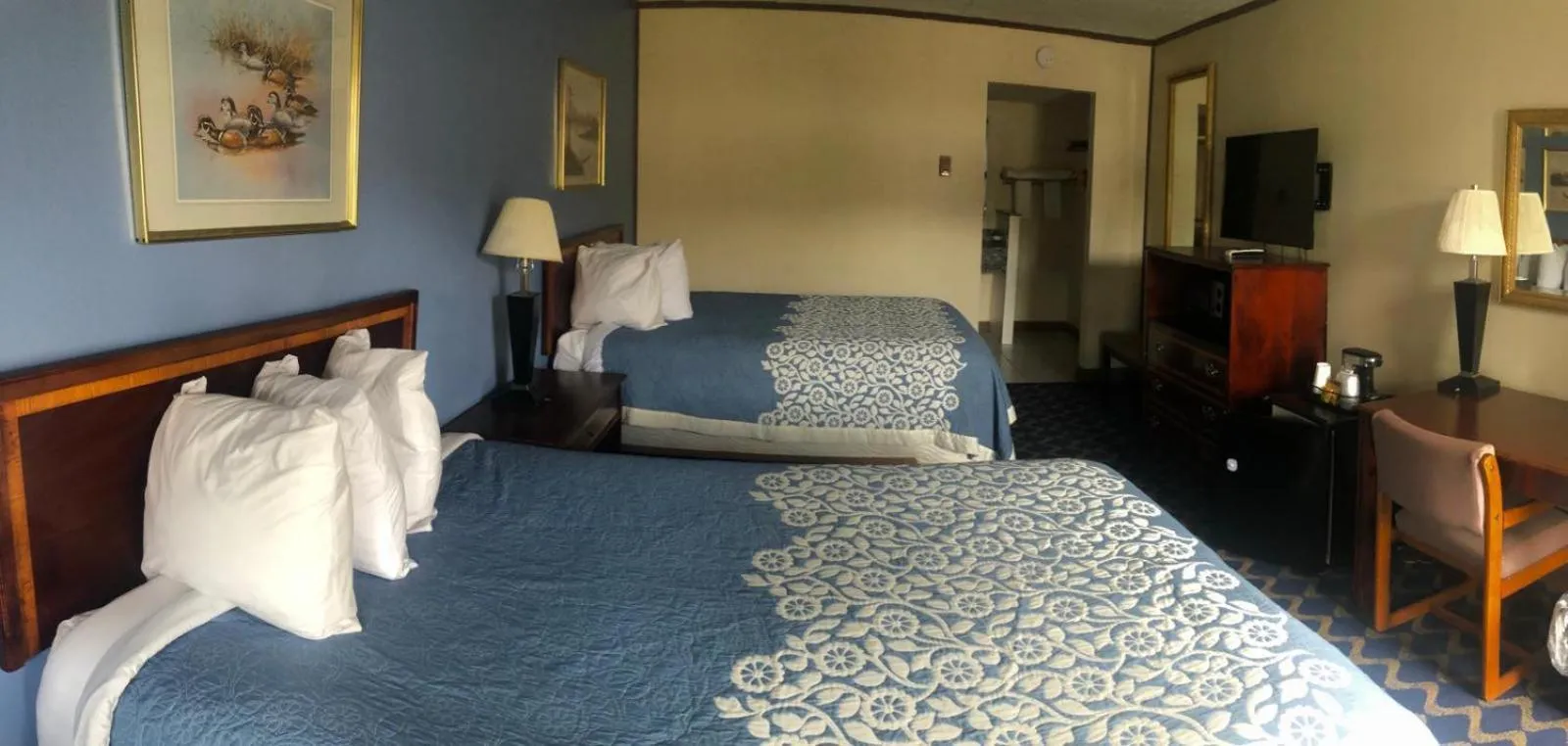 Bed in Aderi Hotel Lewisburg